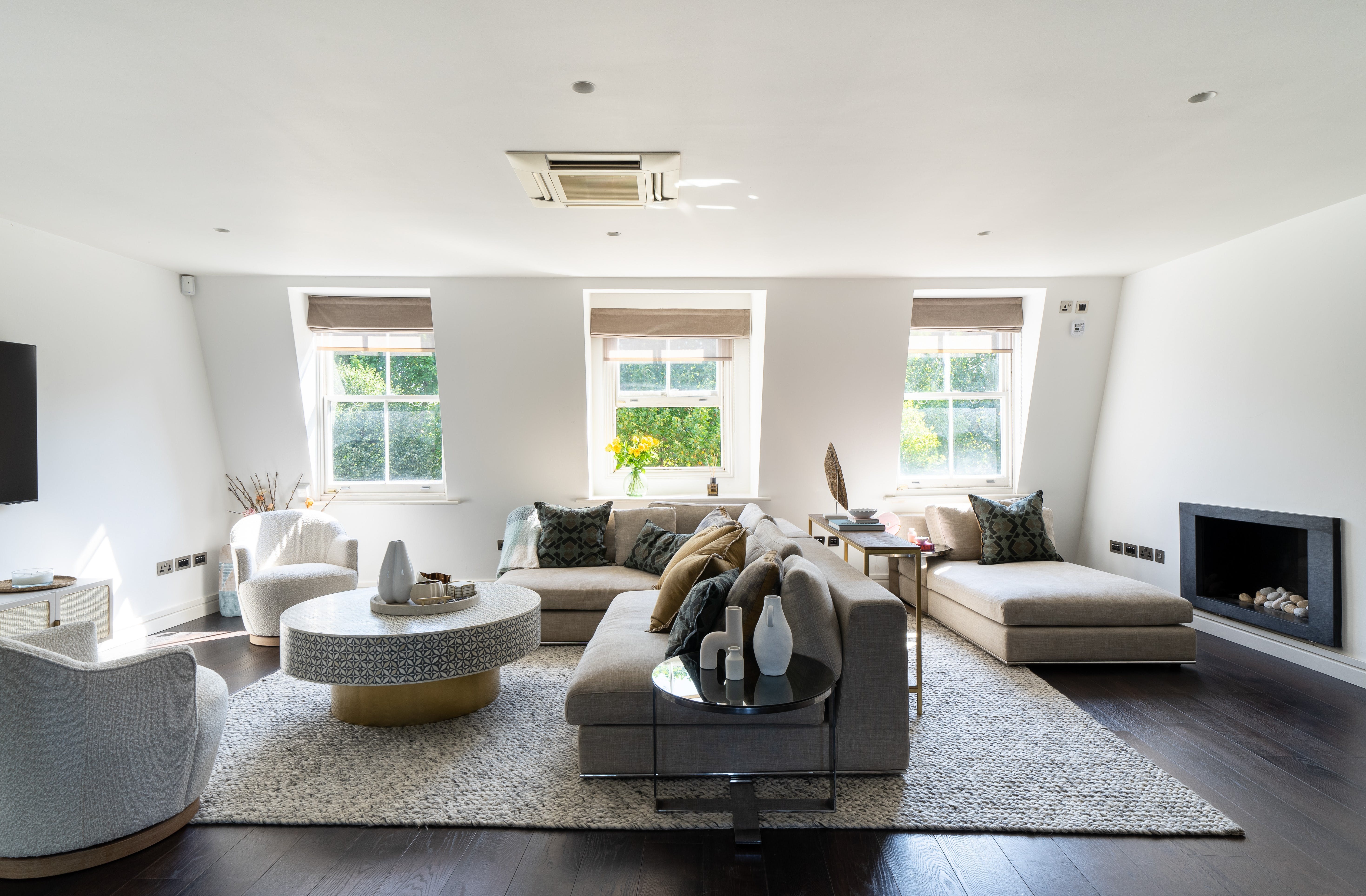 House Gloaming Hans Place Knightsbridge-706616: Elegant 3-Bedroom Apartment with Air-Con, Knightsbridge