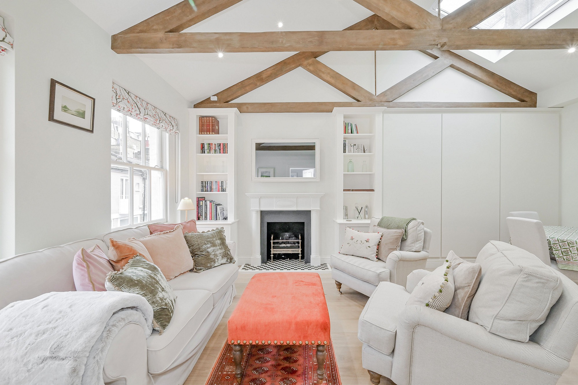 House Gloaming Thurloe Square South Kensington-830515: Luxury 2-Bedroom Family-Friendly Cottage with Secure Parking, South Kensington