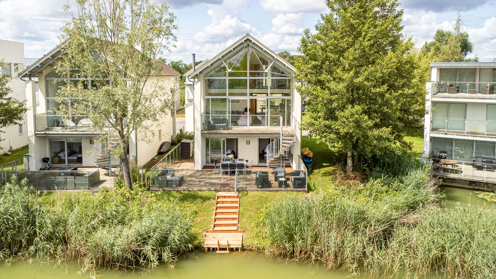 House Bybrook Gloucestershire: Luxury 5-Bedroom House with Pool and Tennis Court, The Cotswolds