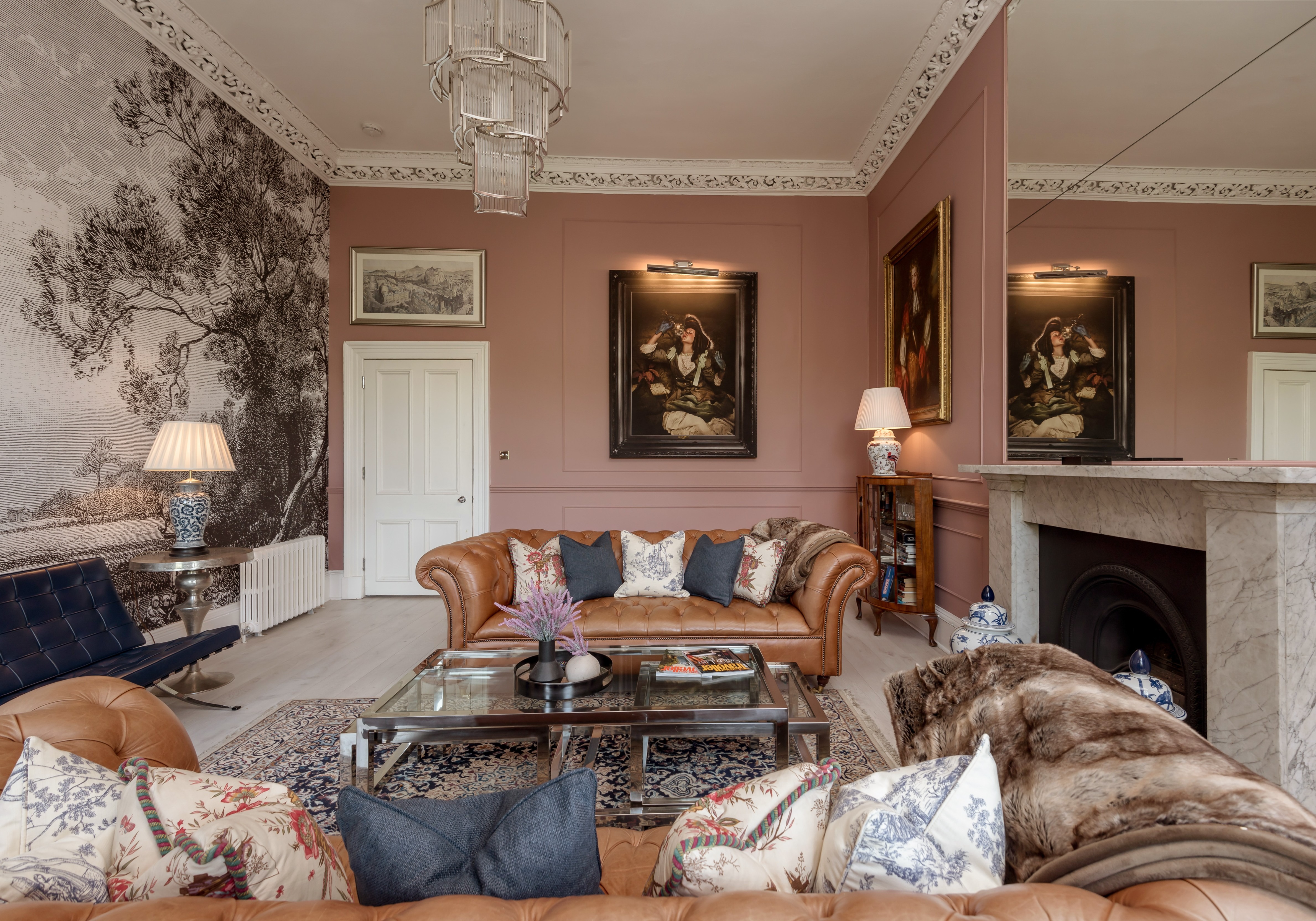 House Helm Drummond New Town: Luxury 3-Bedroom Apartment with Castle Views, Edinburgh New Town