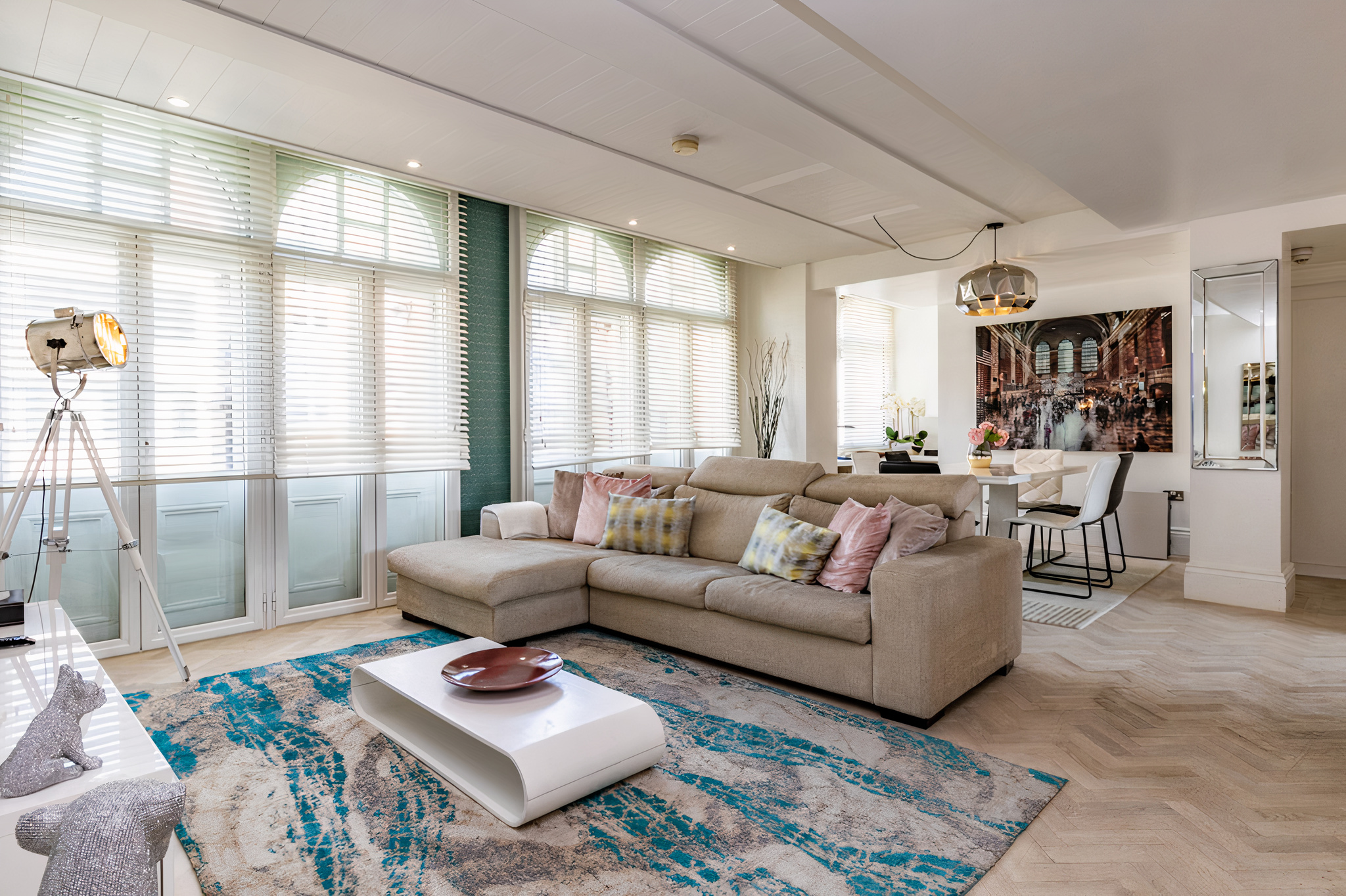 House Helm D’Arblay Soho: Elegant 3-Bedroom Luxury Apartment with Balconies, Soho