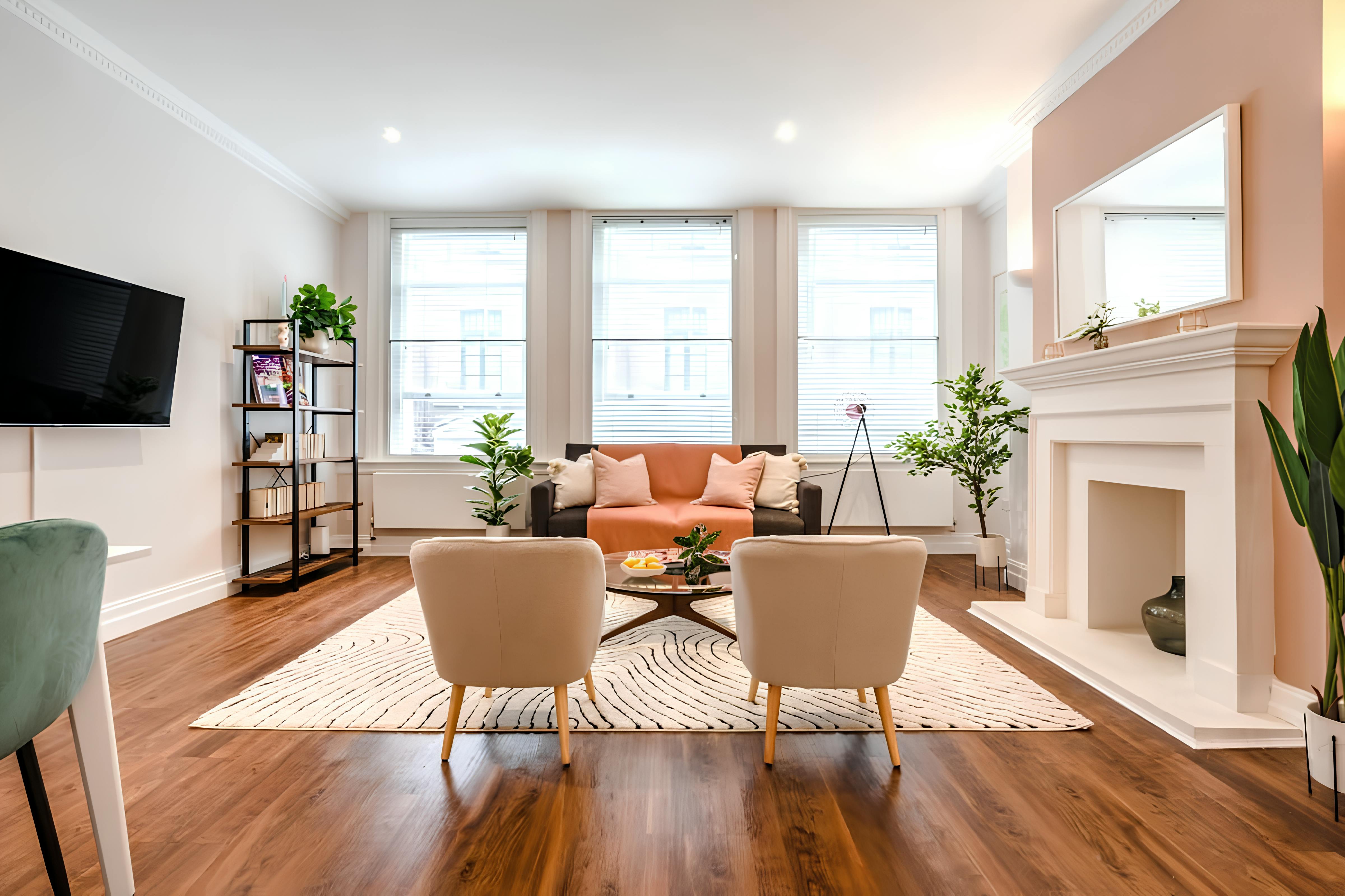 House Carnaby West End: Chic 1-Bedroom Townhouse Rental with Air-Con in The West End, London