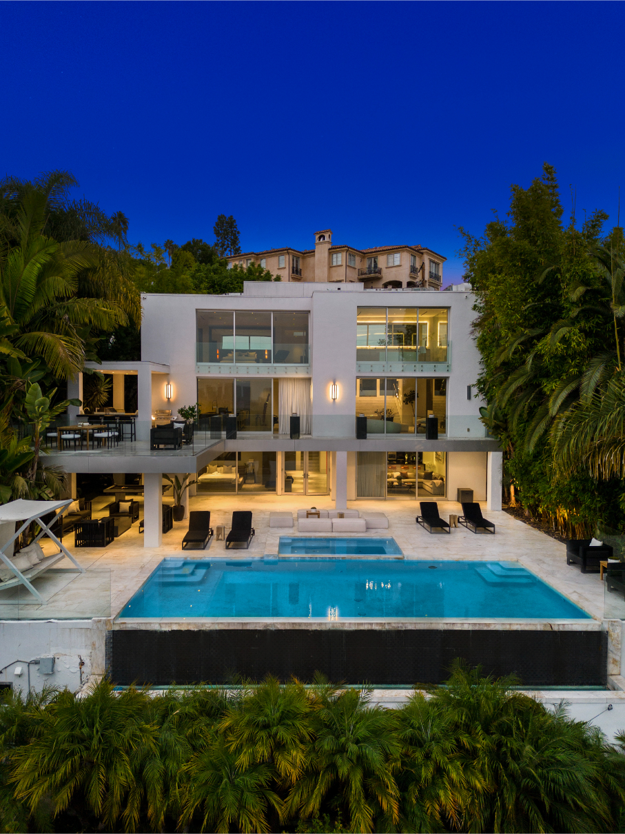 Villa Safran Doheny West Hollywood: Luxury 3-Bedroom Apartment with Infinity Pool, West Hollywood