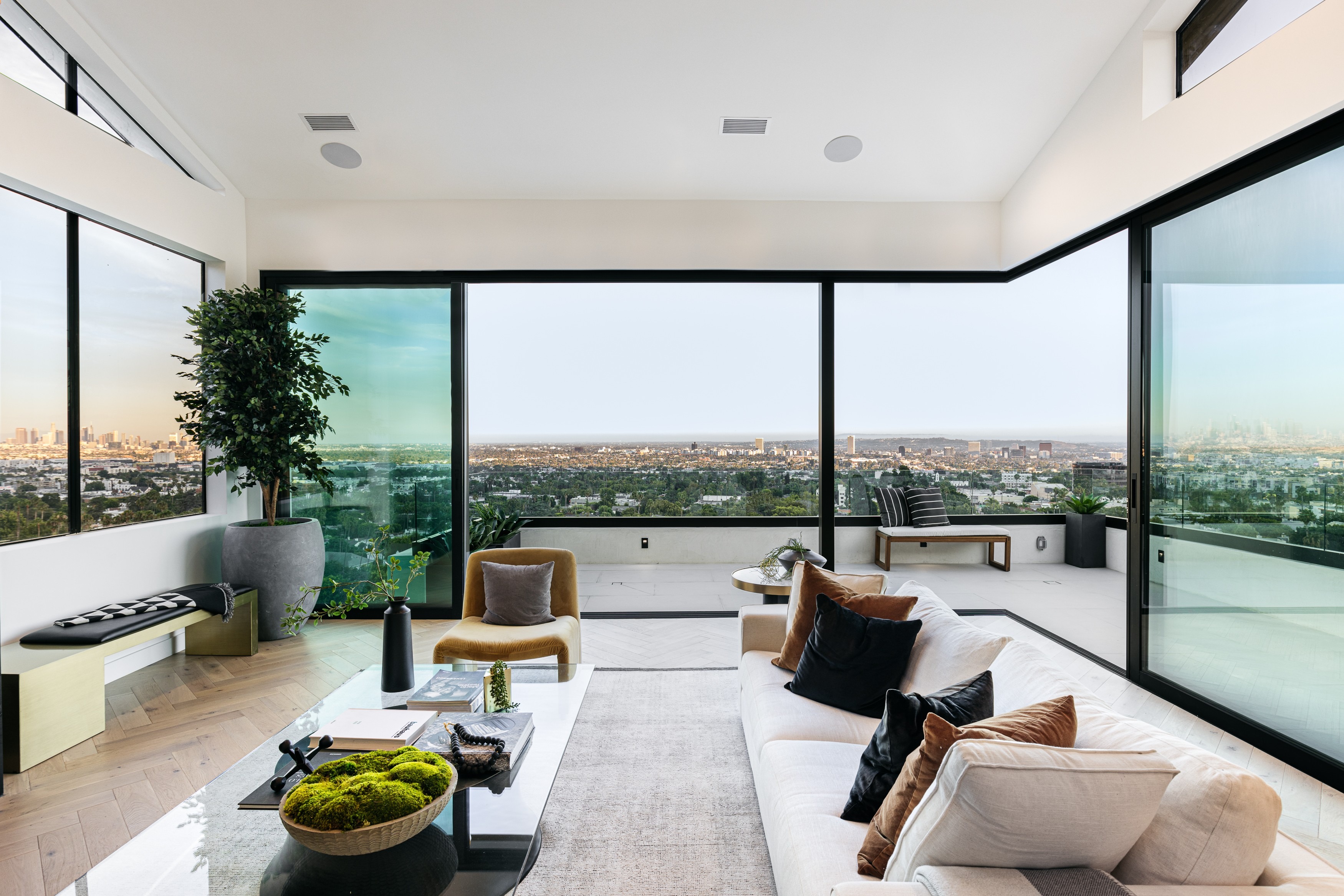 Villa Gloaming Solstice Laurel Canyon: Luxury 4-Bedroom Apartment with Sauna, Los Angeles