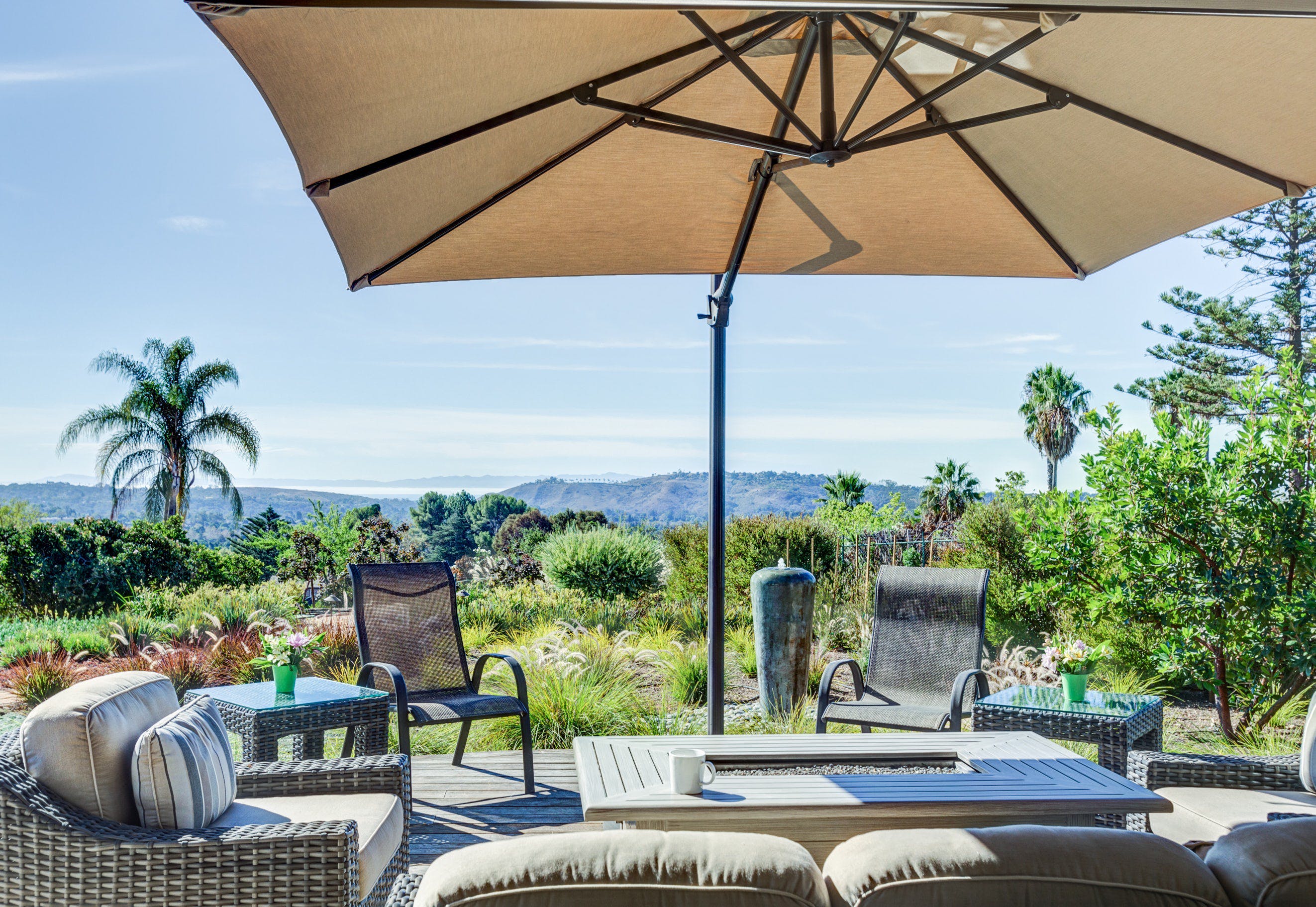 Villa Boreas Santa Barbara Mesa: Luxury 3-Bedroom Villa with Sea Views, Santa Barbara