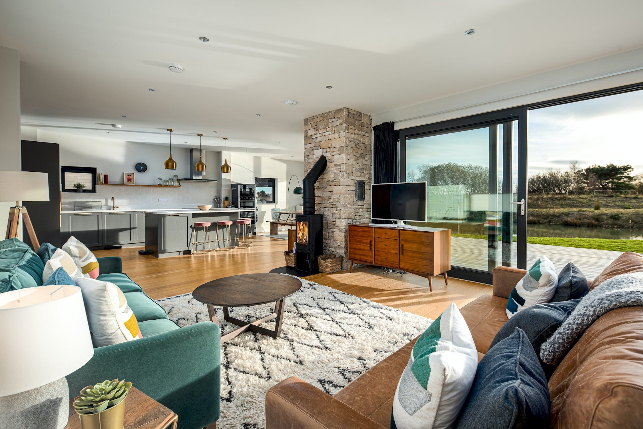 House Chesil Weymouth: Spacious 5-Bedroom Apartment with Beach Access, Weymouth