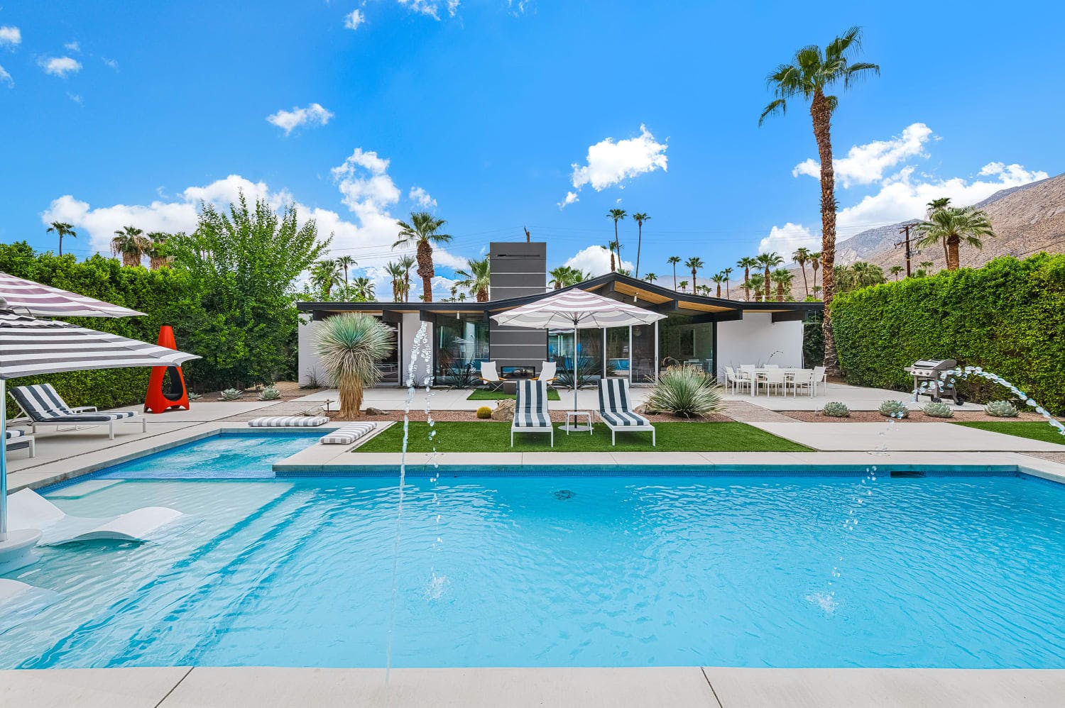Villa Boreas Cathedral Palms Cathedral City: Luxury 4-Bedroom Apartment with Hot Tub and Pool, Palm Springs