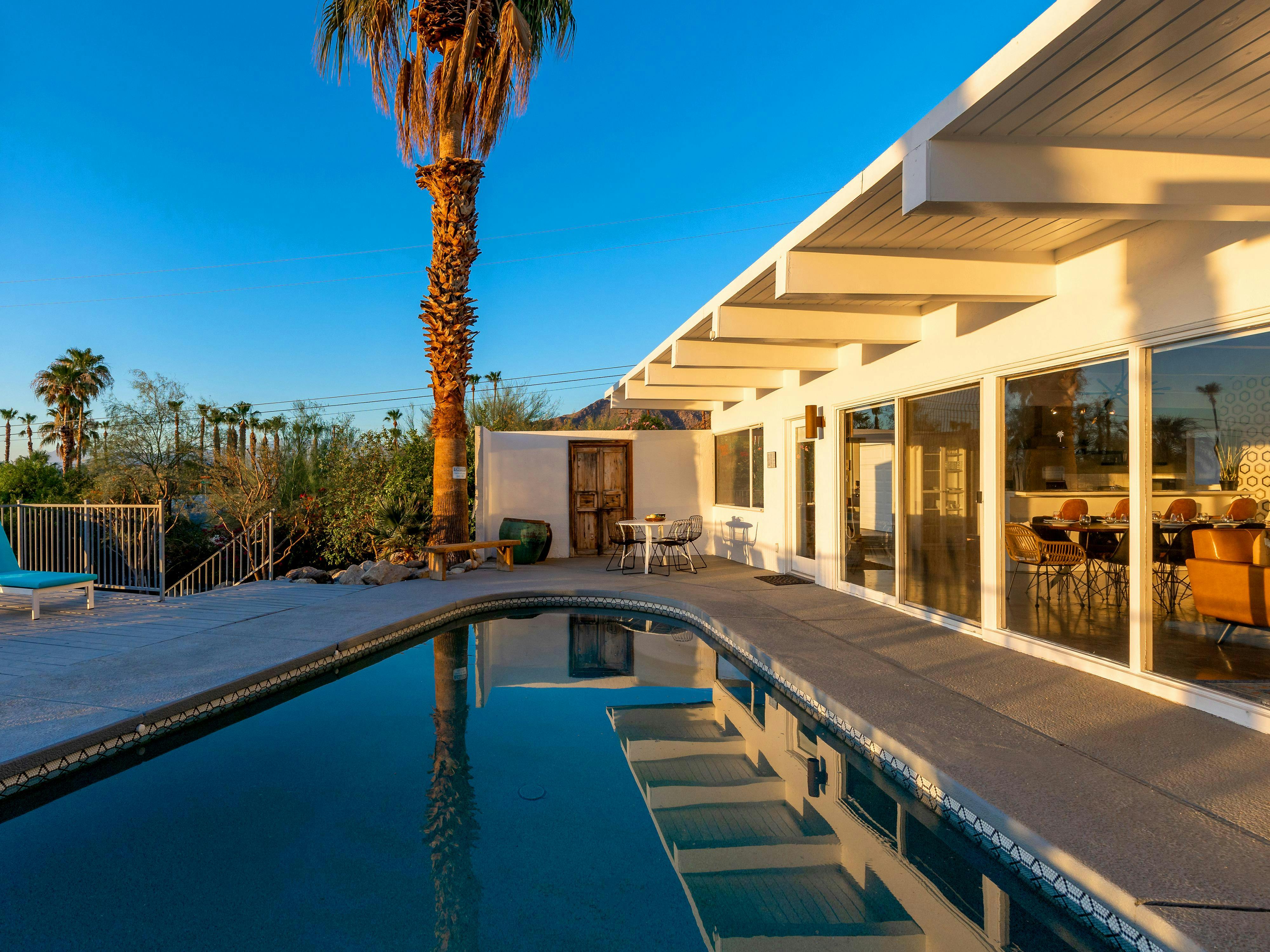 Villa Zephyros Bogert Park Cathedral City: Luxury 2-Bedroom House with Pool and Hot Tub, Palm Springs