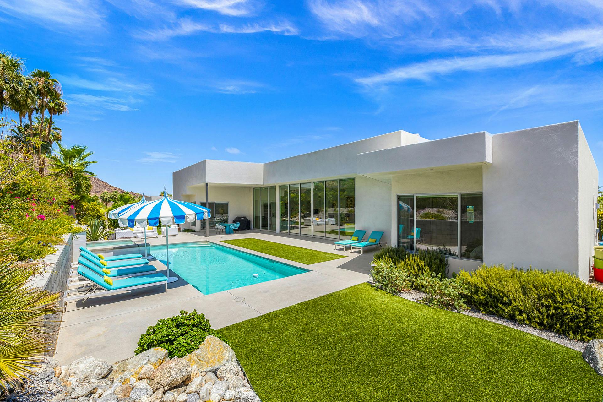 Villa Ostro Indian Canyons Palm Springs: Luxury 4-Bedroom House with Pool, Palm Springs