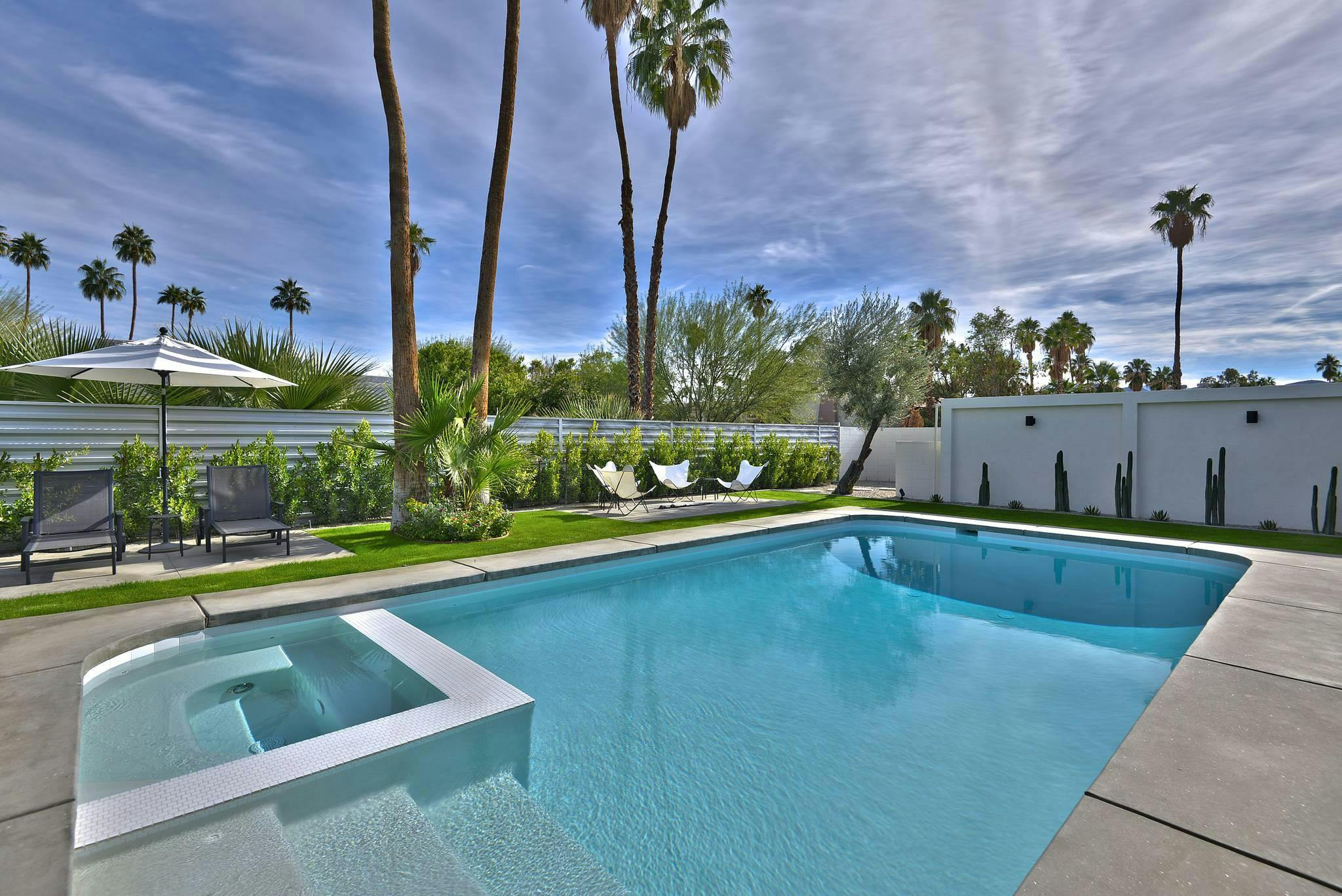 Villa Föhn Tahquitz Palm Springs: 4-Bedroom Luxury House with Pool and Hot Tub, Palm Springs