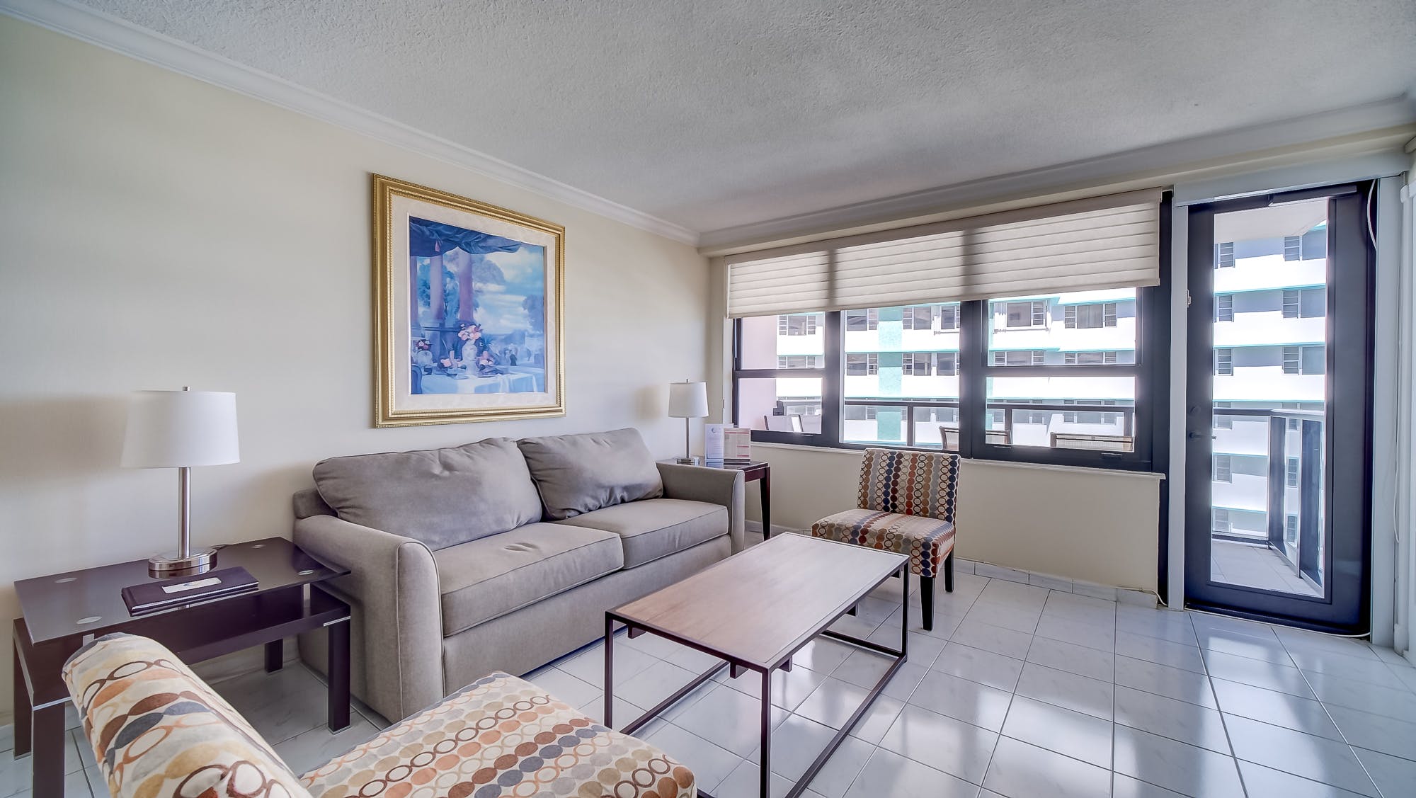 Villa Gloaming Allison Island Miami Beach: 2-Bedroom Beachfront Apartment with Seaview in Miami Beach