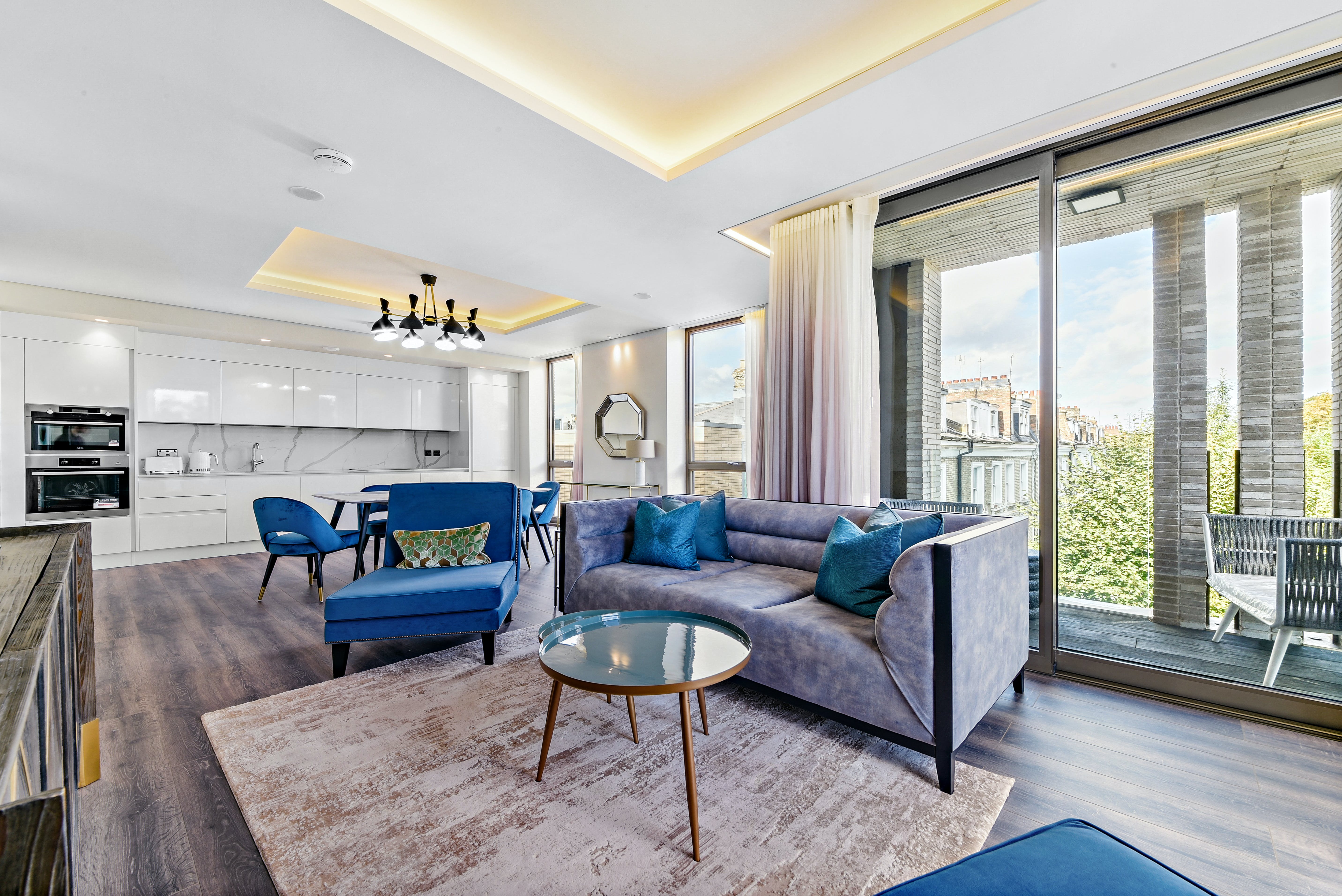 House Colonnade Holland Park: Spacious 2-Bedroom Apartment with Comfort Cooling in Holland Park