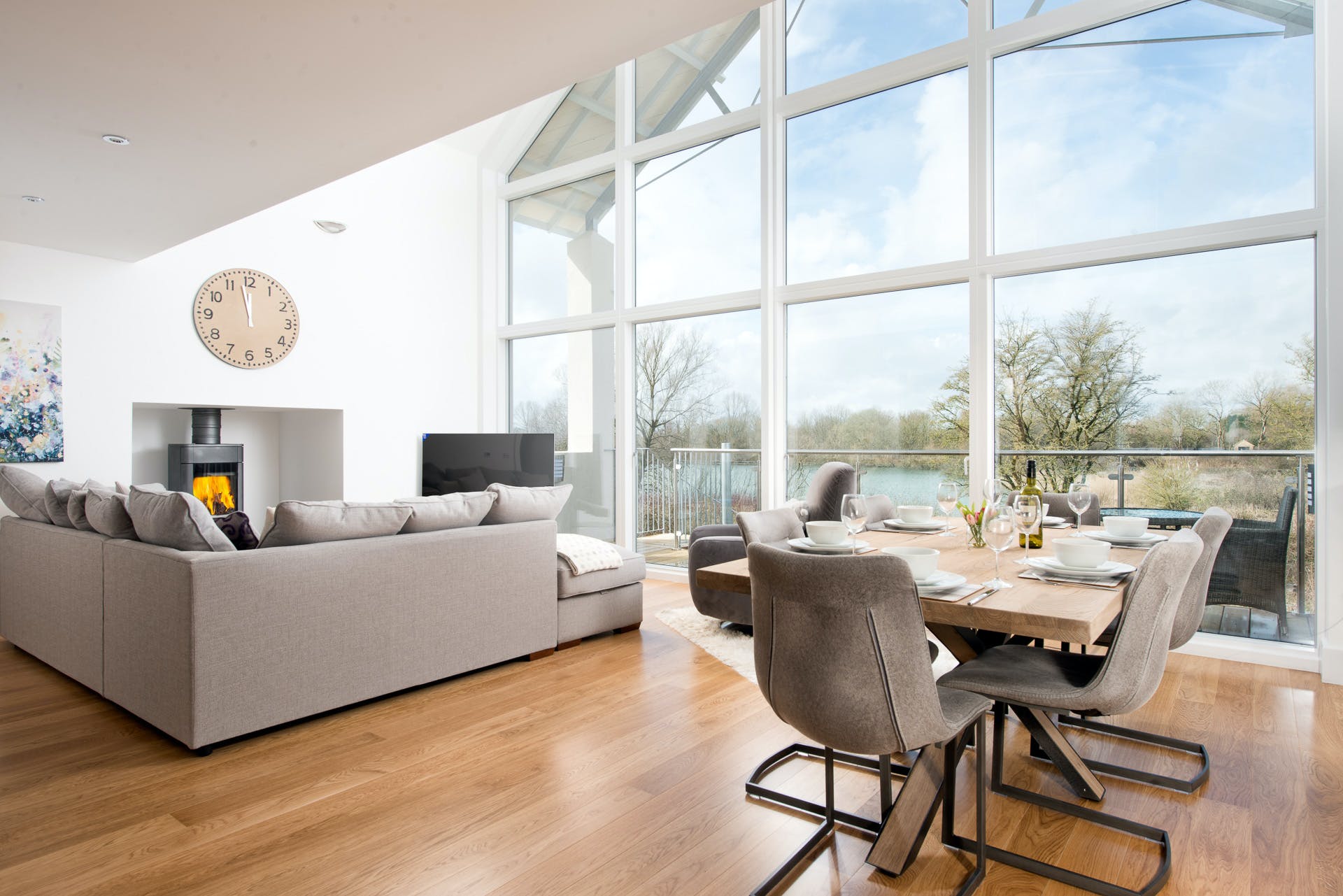 House Boreas Calcutt Cricklade: Luxury 4-Bedroom House with Hot Tub and Pool, Cricklade