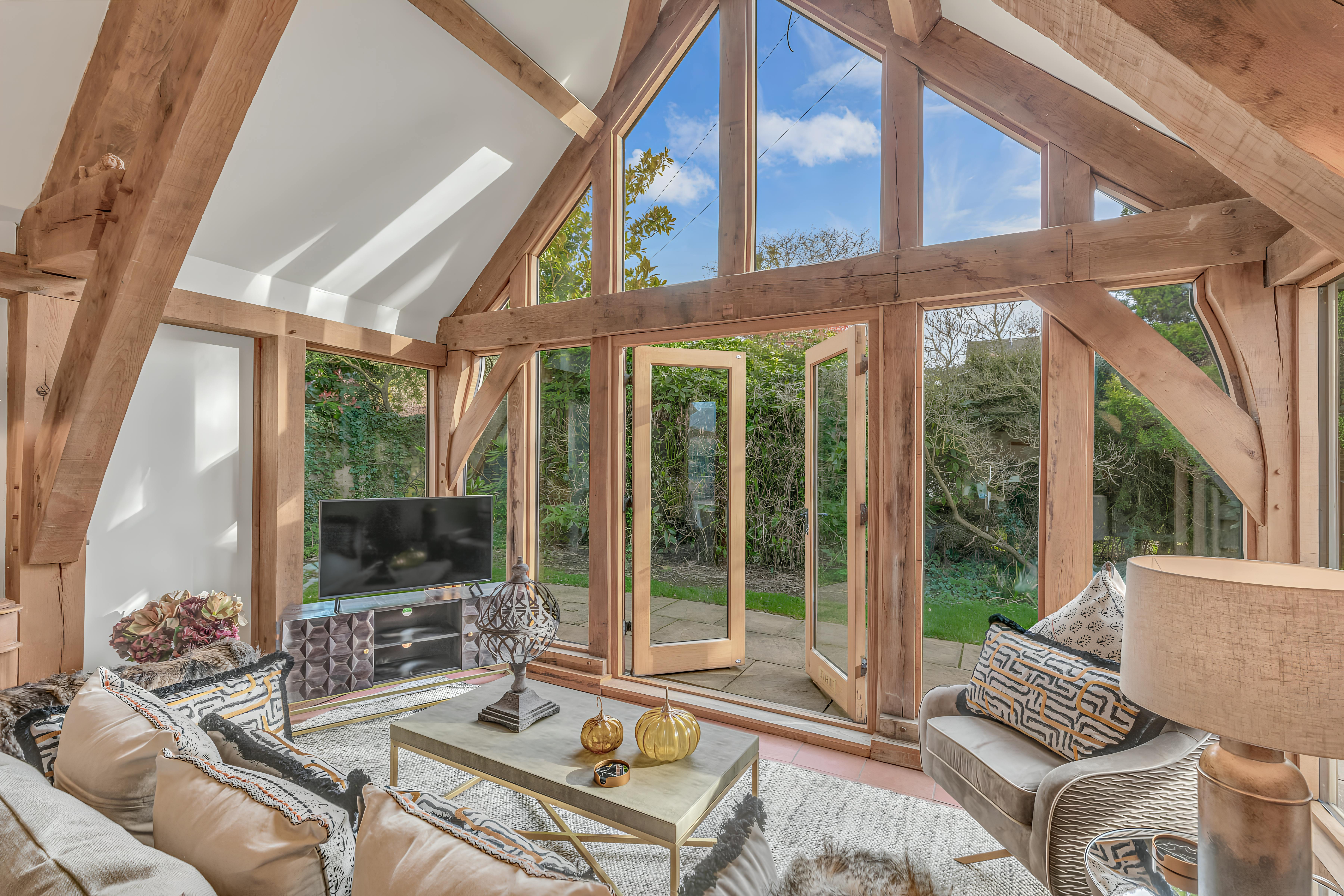 House Helm Painswick Gloucestershire: Charming 4-Bedroom Luxury Cottage with Scenic Views, Gloucestershire