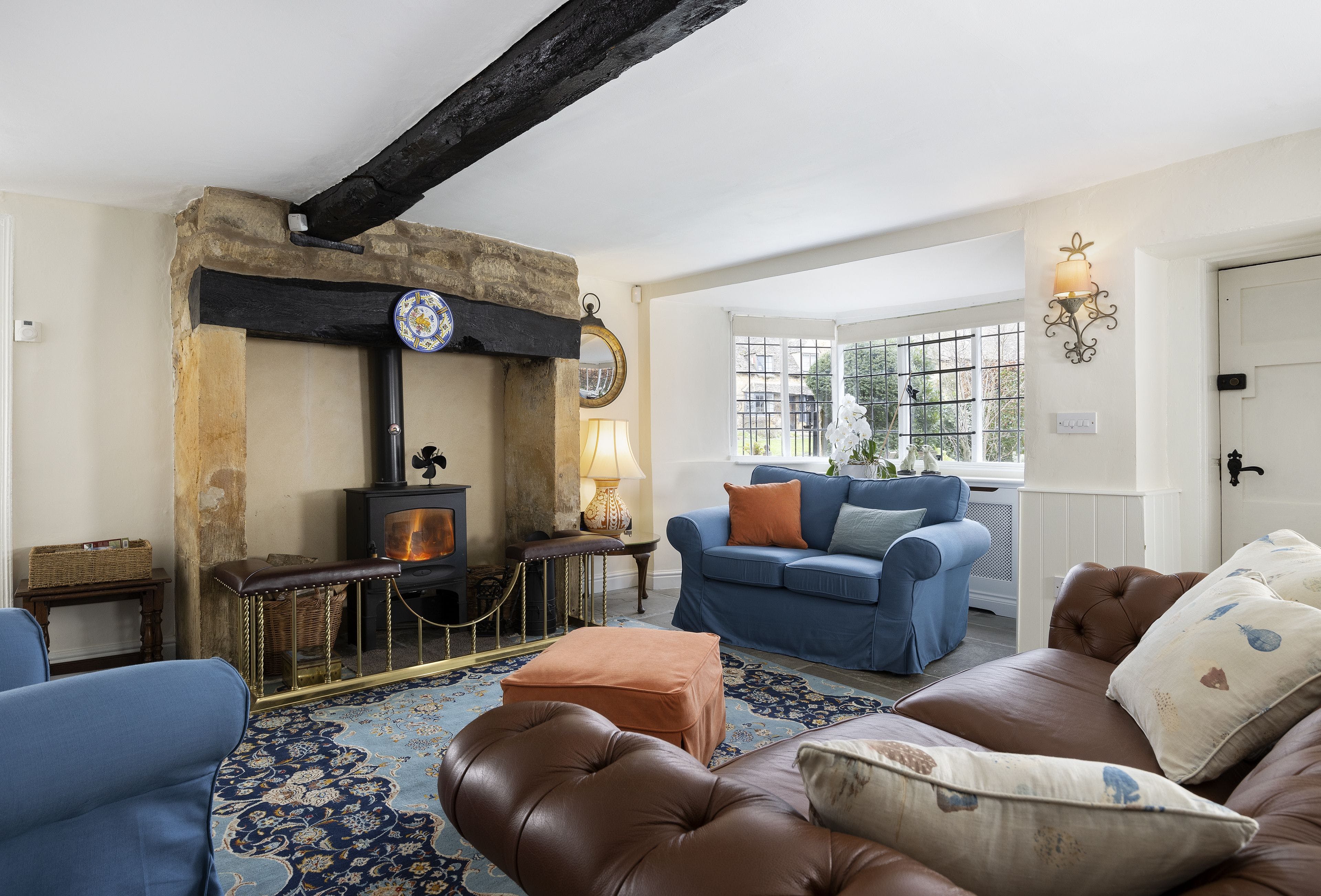 House Helm Belas Knap Winchcombe: Charming 3-Bedroom Holiday Cottage with BBQ and Family-Friendly Garden, Winchcombe