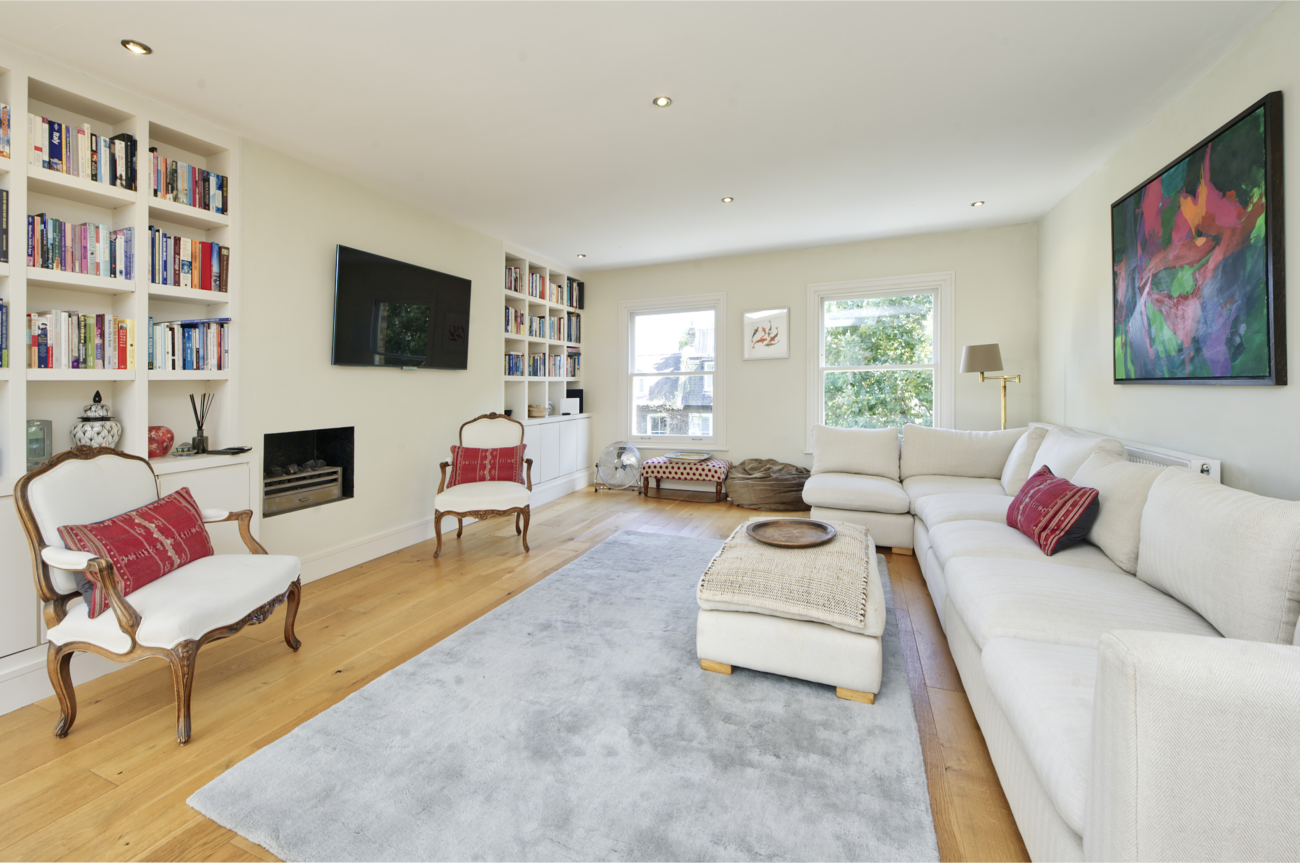 House Cromwell EarlsCourt: Spacious 3-Bedroom Apartment Rental with Modern Comforts, Earl’s Court London