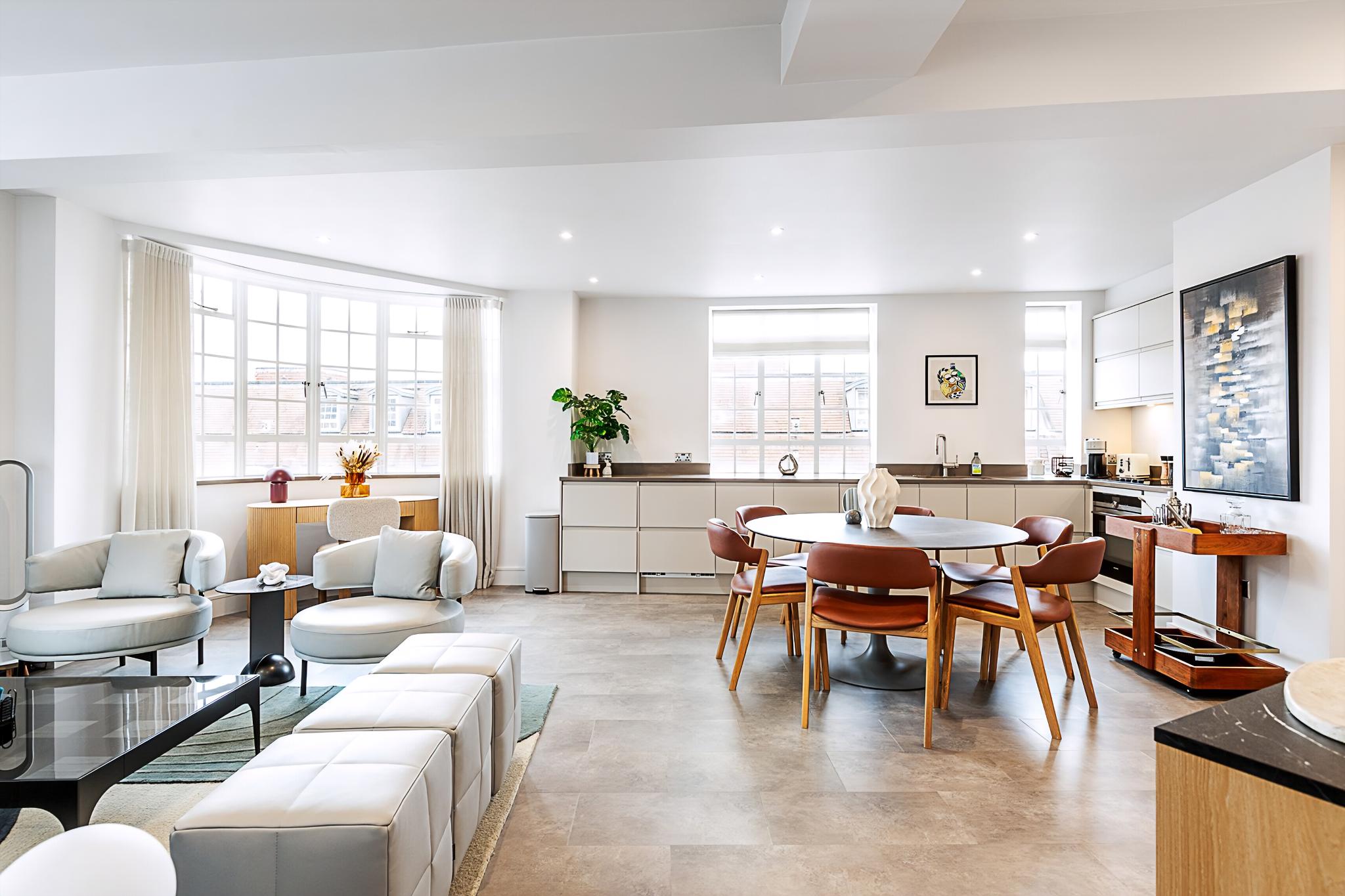 House Cromwell South Kensington: Chic 2-Bedroom Apartment Rental with Family-Friendly Features, South Kensington London