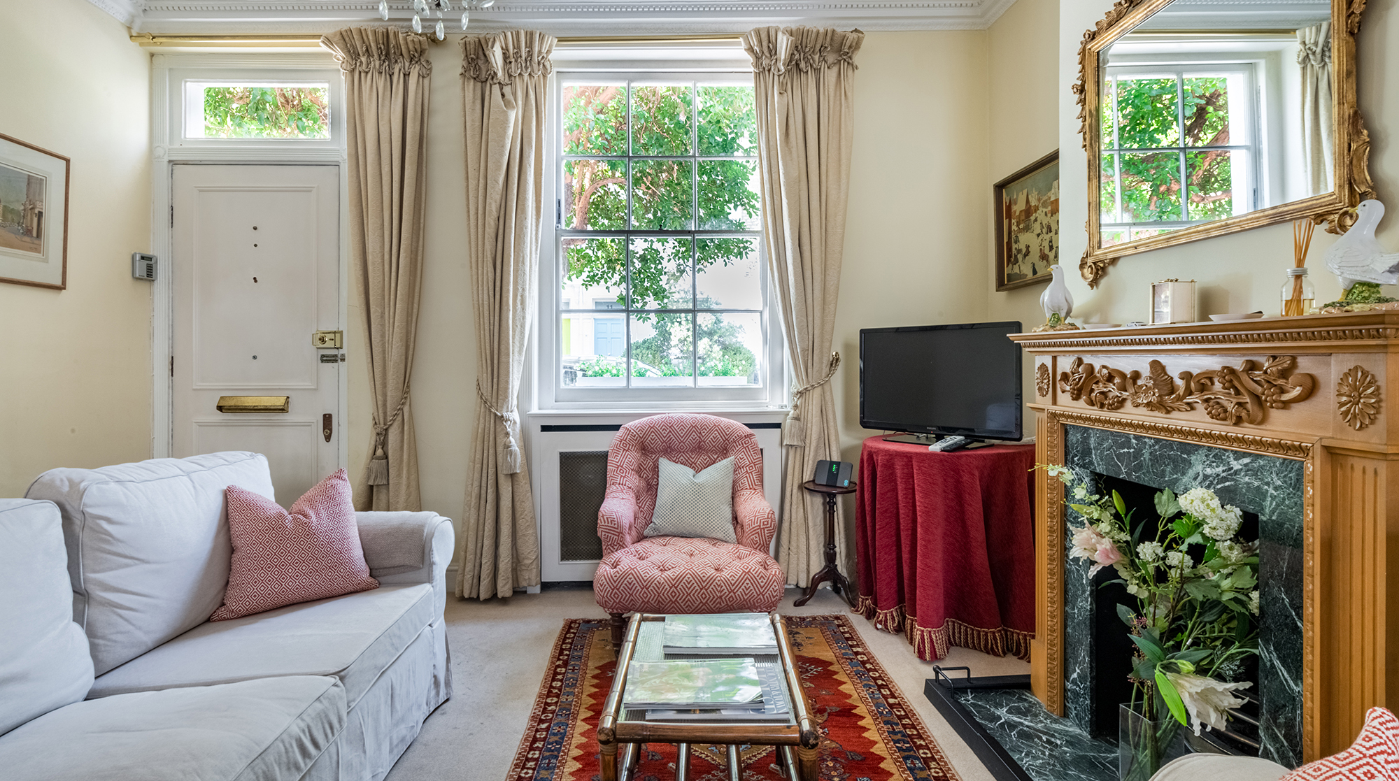 House Helm Brompton South Kensington: Elegant 3-Bedroom Townhouse Rental with Family-Friendly Features in South Kensington