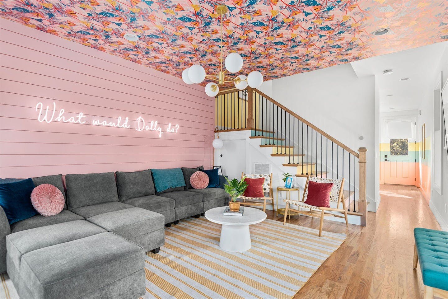 Villa Lysias Berry Hill Nashville: Luxury 3-Bedroom House with Family-Friendly Features, Nashville-Davidson