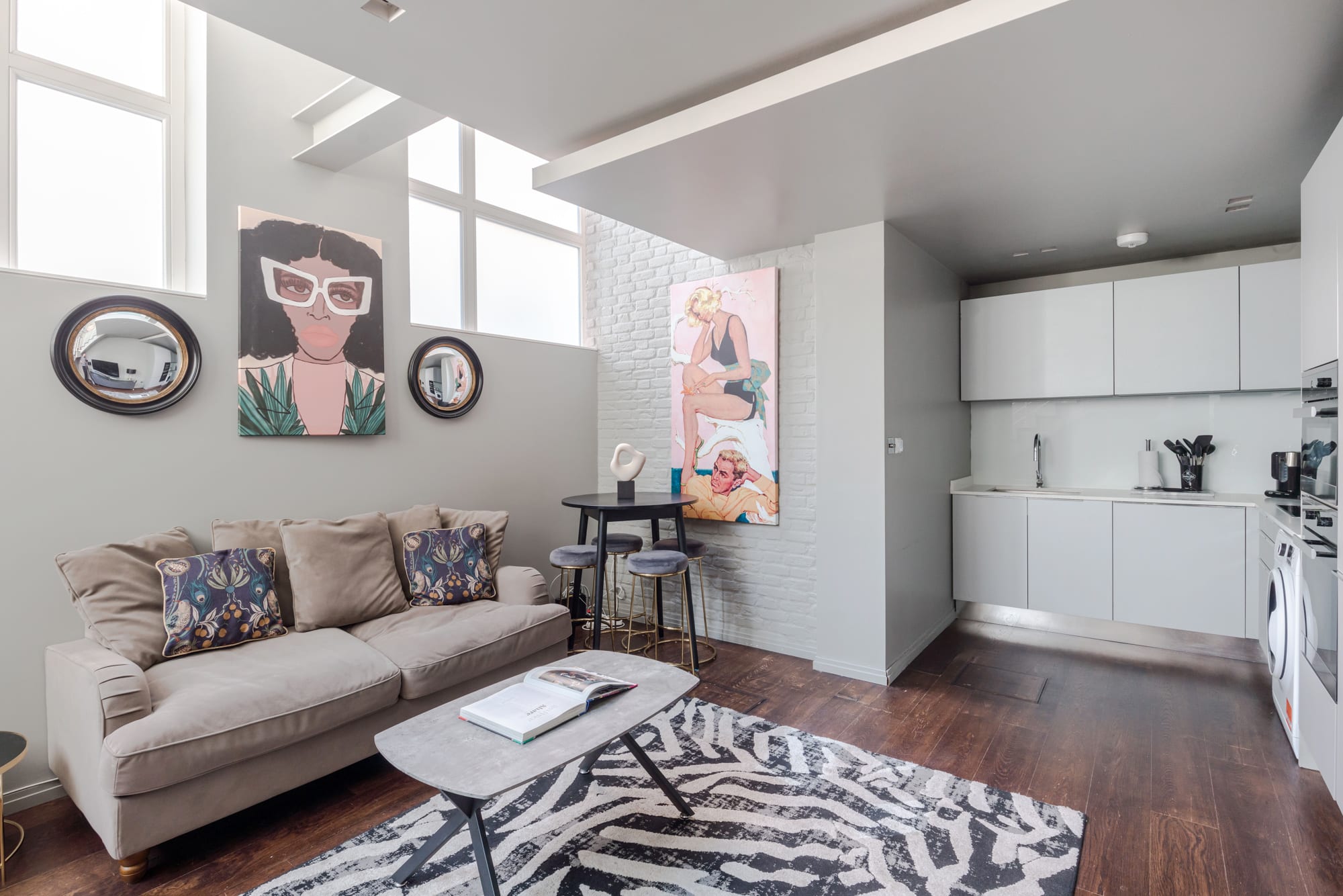House Ely Place Holborn: Chic 1-Bedroom Apartment Rental with Mezzanine Bedroom, Holborn London