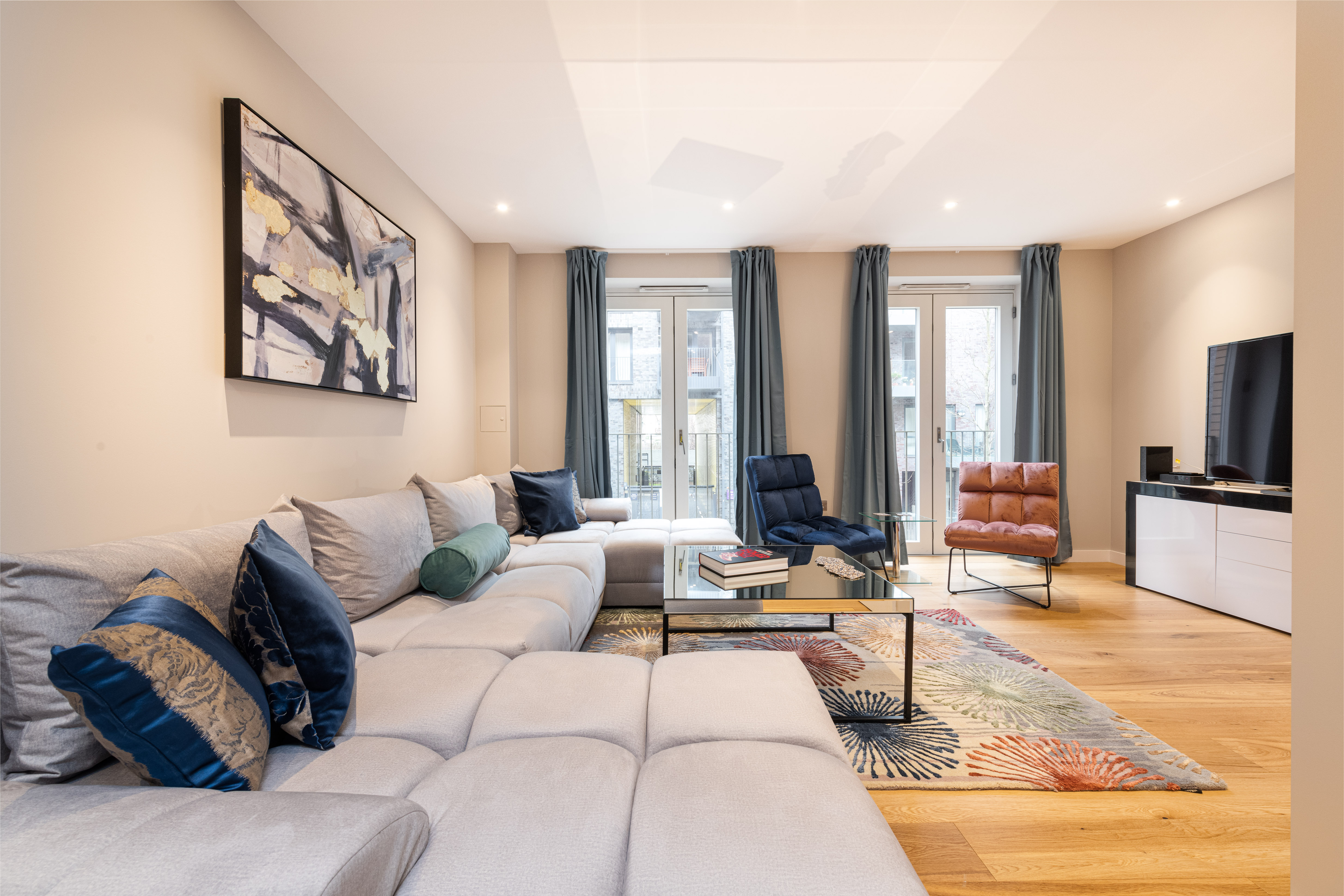 House Falcon Battersea: Spacious 4-Bedroom Apartment with Gym, Battersea