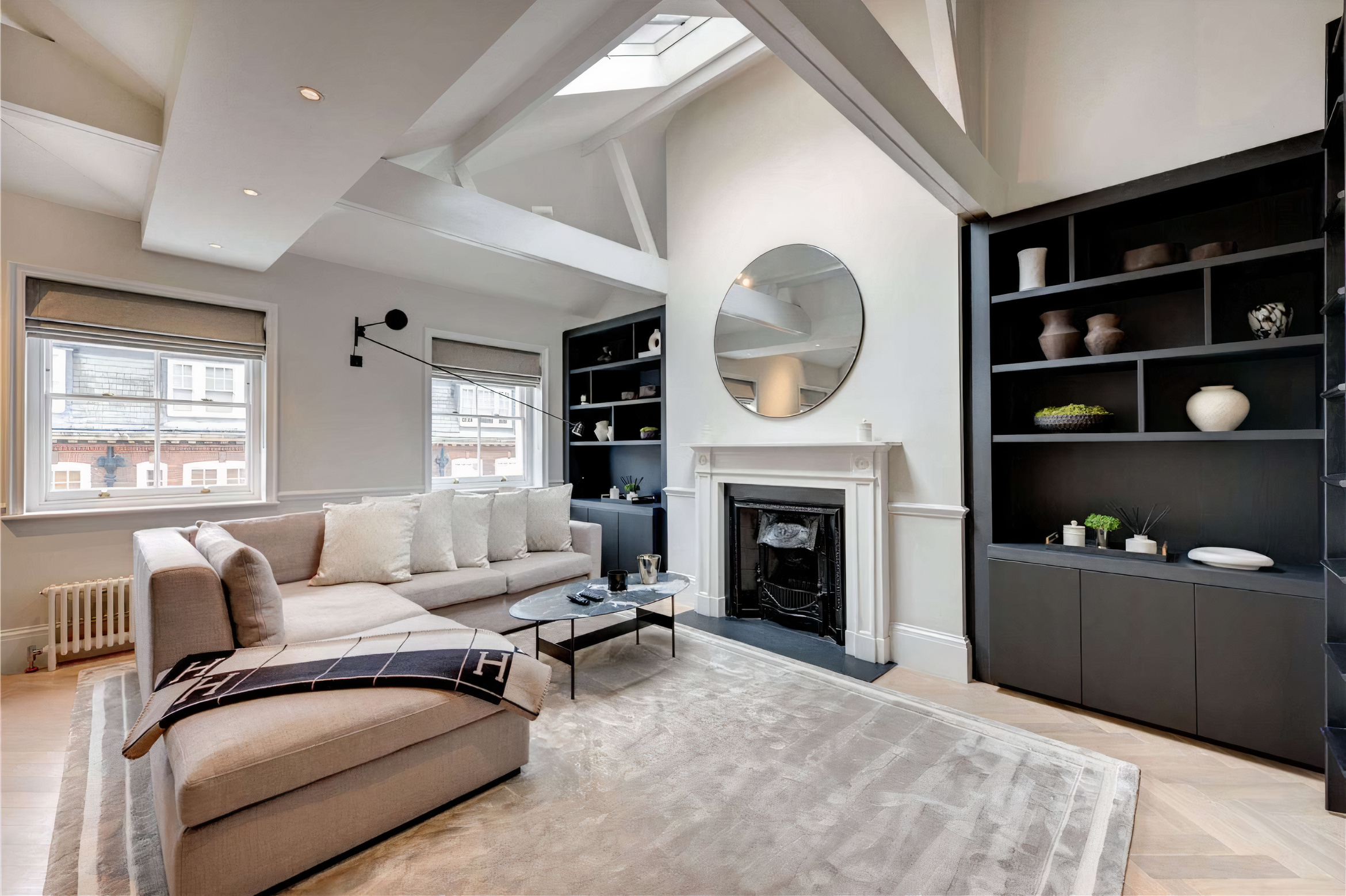 House Lysias Tottenham Fitzrovia: Elegant 2-Bedroom Penthouse with Direct Lift Access, Fitzrovia