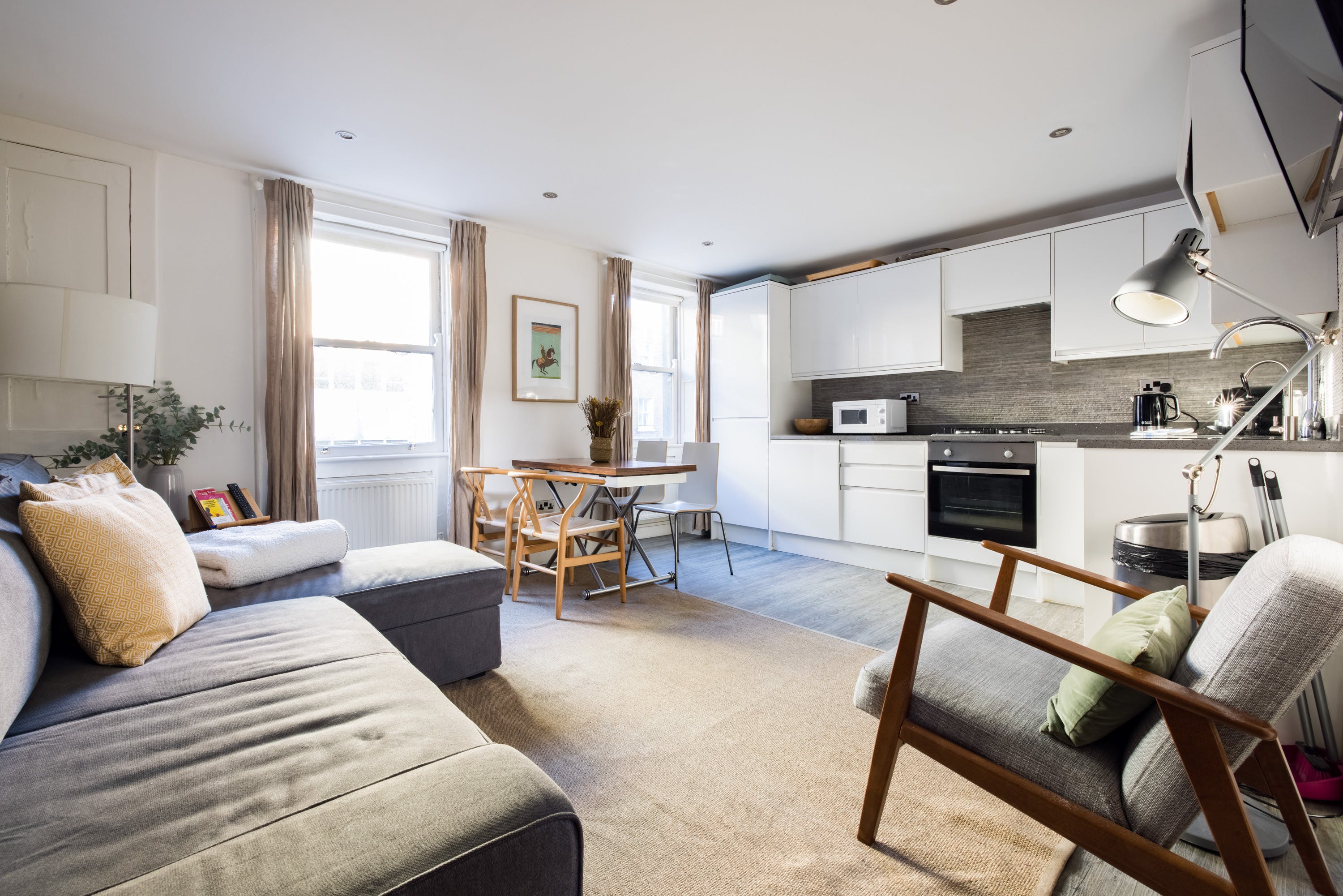 House Gloaming Goodge Fitzrovia: Chic 3-Bedroom Apartment for Families, Fitzrovia