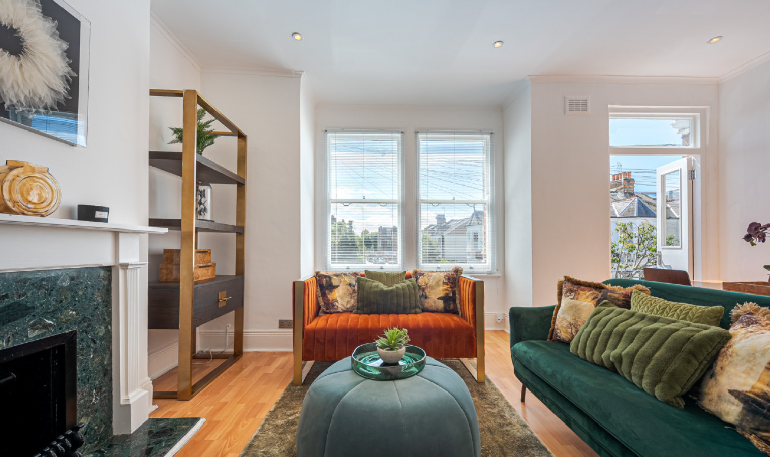 House Fulhamia Fulham: Spacious 3-Bedroom Apartment Rental with Family-Friendly Features, Fulham