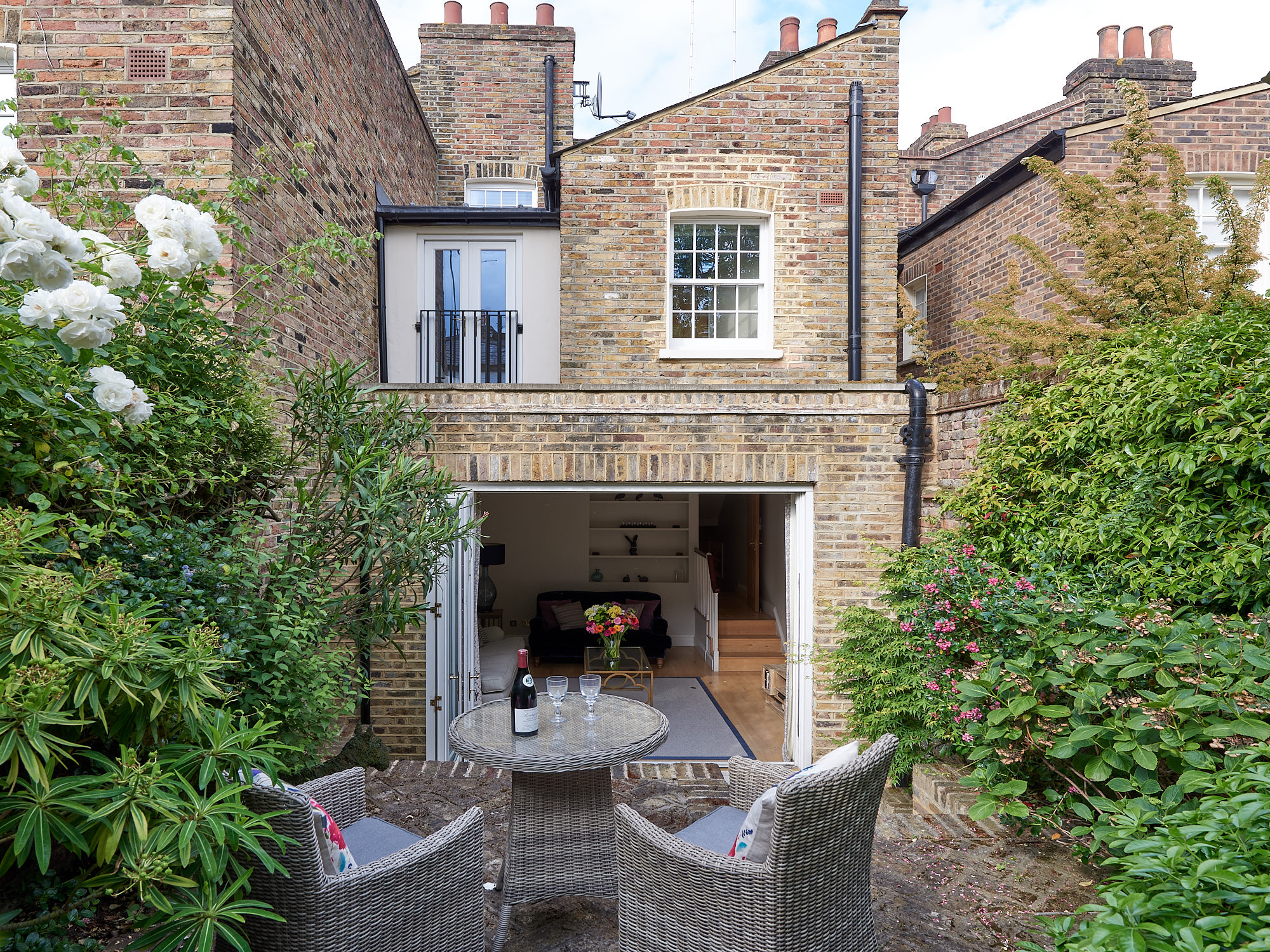 House Gorse Pimlico Belgravia: Luxury 3-Bedroom Apartment with Ensuite Bedrooms, Belgravia