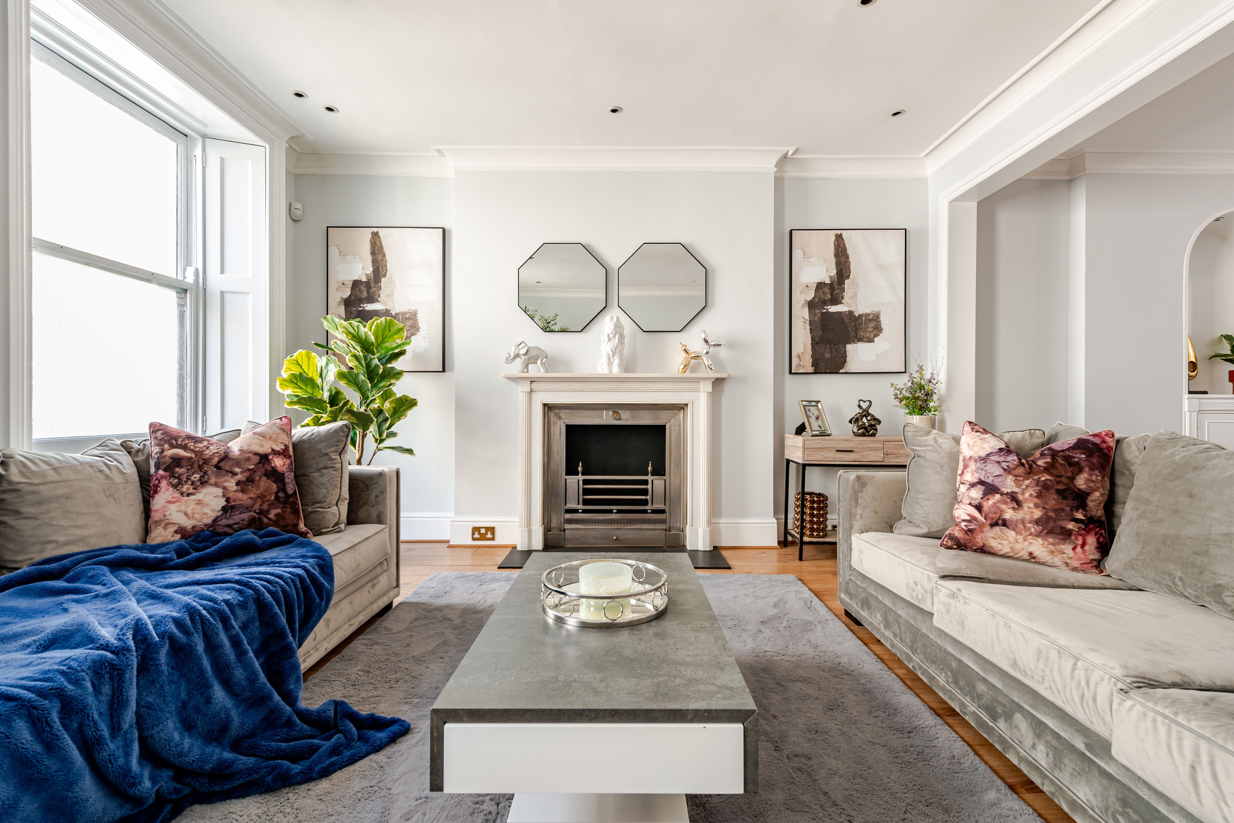 House Lysias Eaton Belgravia: Luxury 4-Bedroom Apartment with Dual Dining Areas, Belgravia