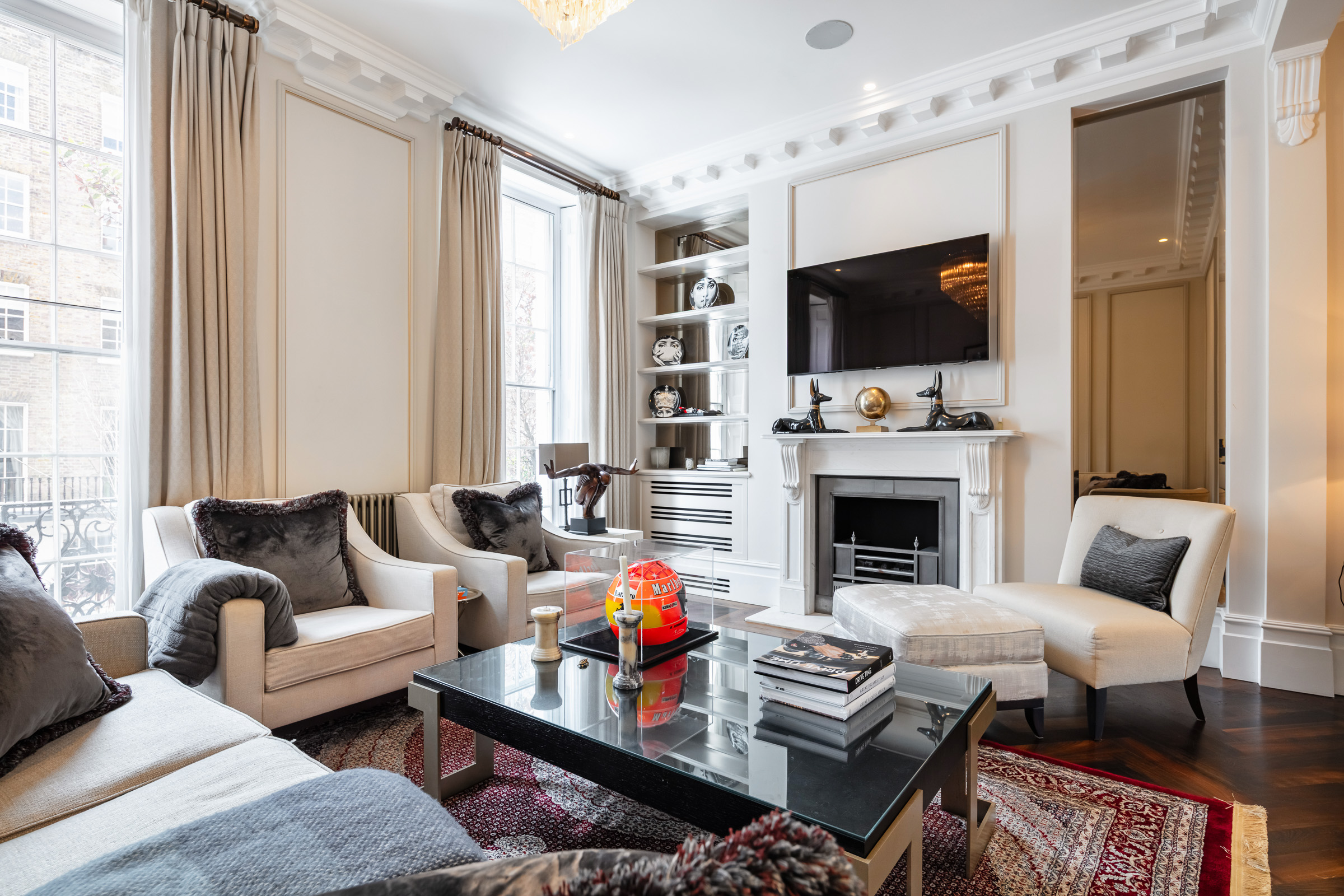 House Vesper Ebury Belgravia: Elegant 5-Bedroom Townhouse with Garden and Gym, Belgravia