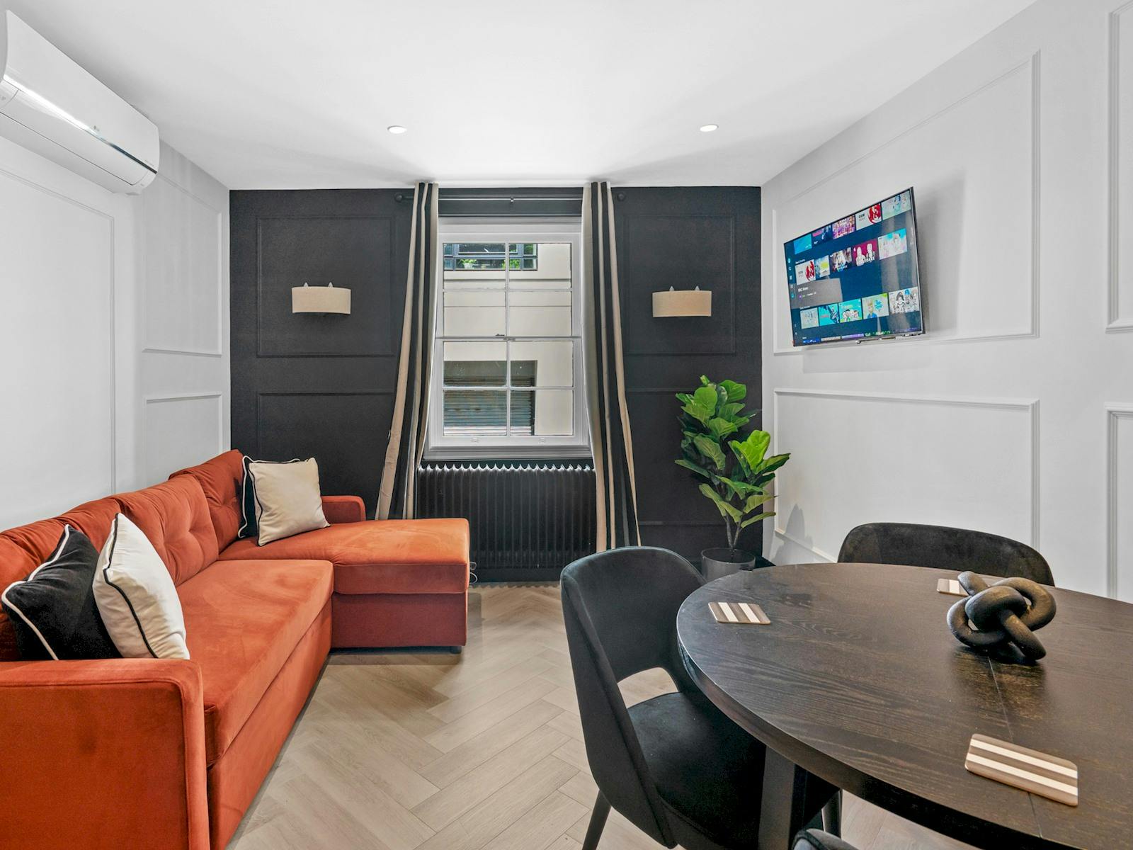 House Helm Grosvenor Mayfair-750327: 2-Bedroom Townhouse Ideal for Remote Work, Mayfair