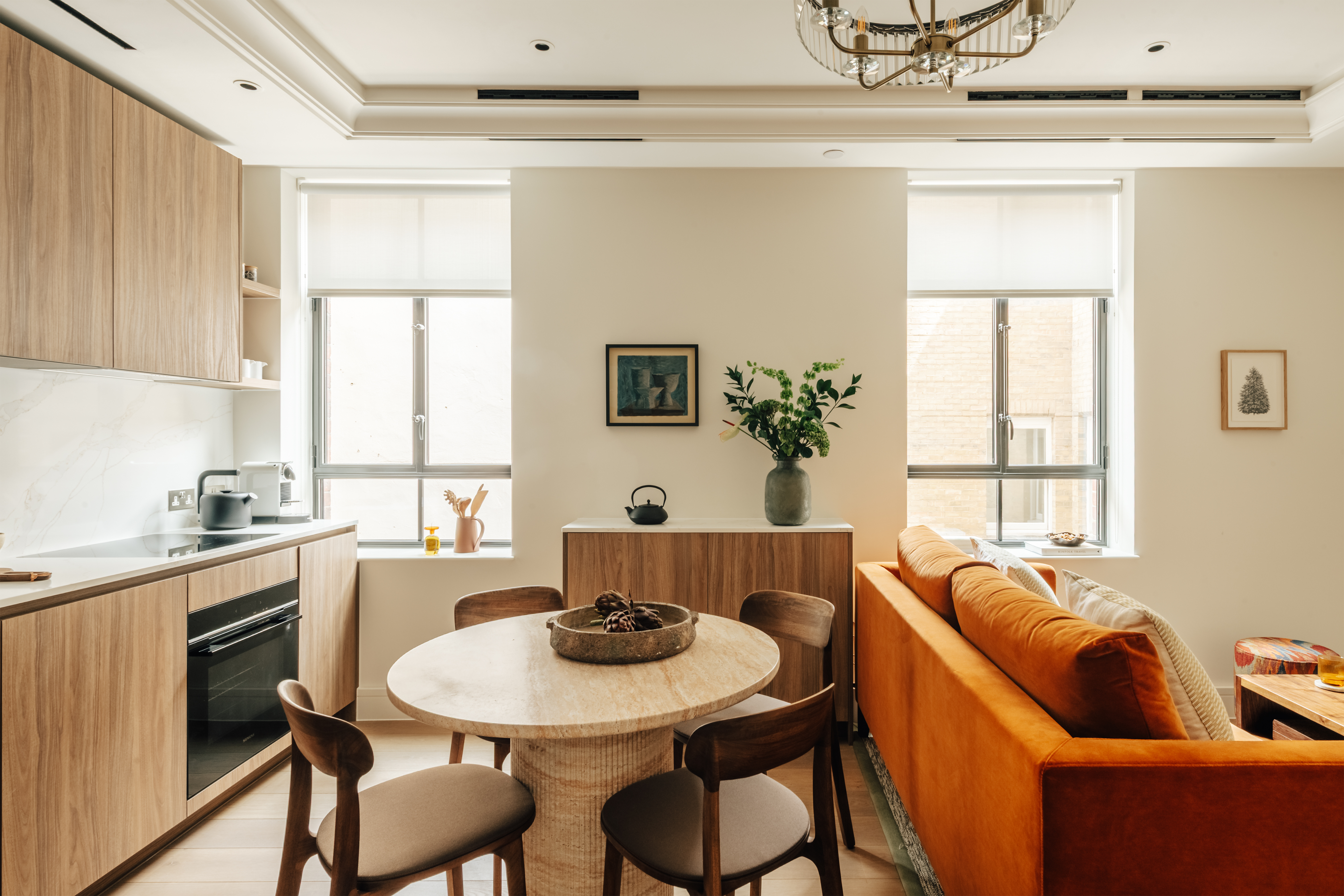House Gloaming Conduit Mayfair: Luxurious 1-Bedroom Apartment with Artful Design, Mayfair