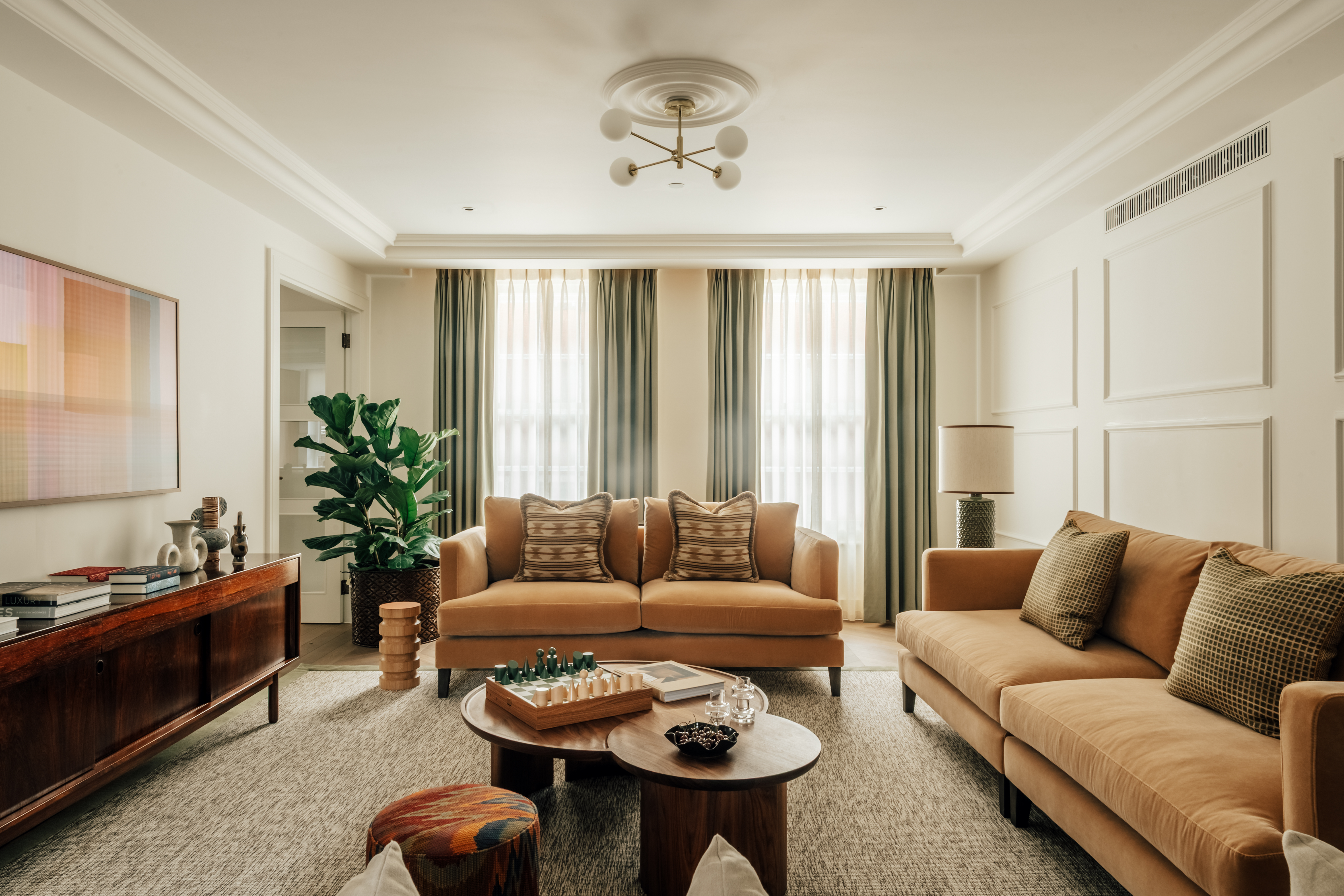 House Boreas Conduit Mayfair: Chic 2-Bedroom Apartment with Workspace, Mayfair