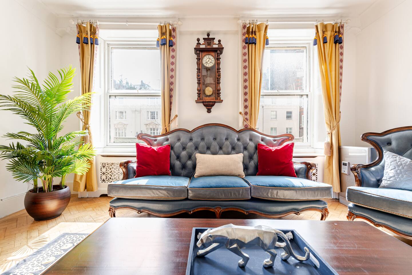 House Helm Carlton Gardens Victoria: Spacious 4-Bedroom Luxury Apartment, Family-Friendly, London Victoria