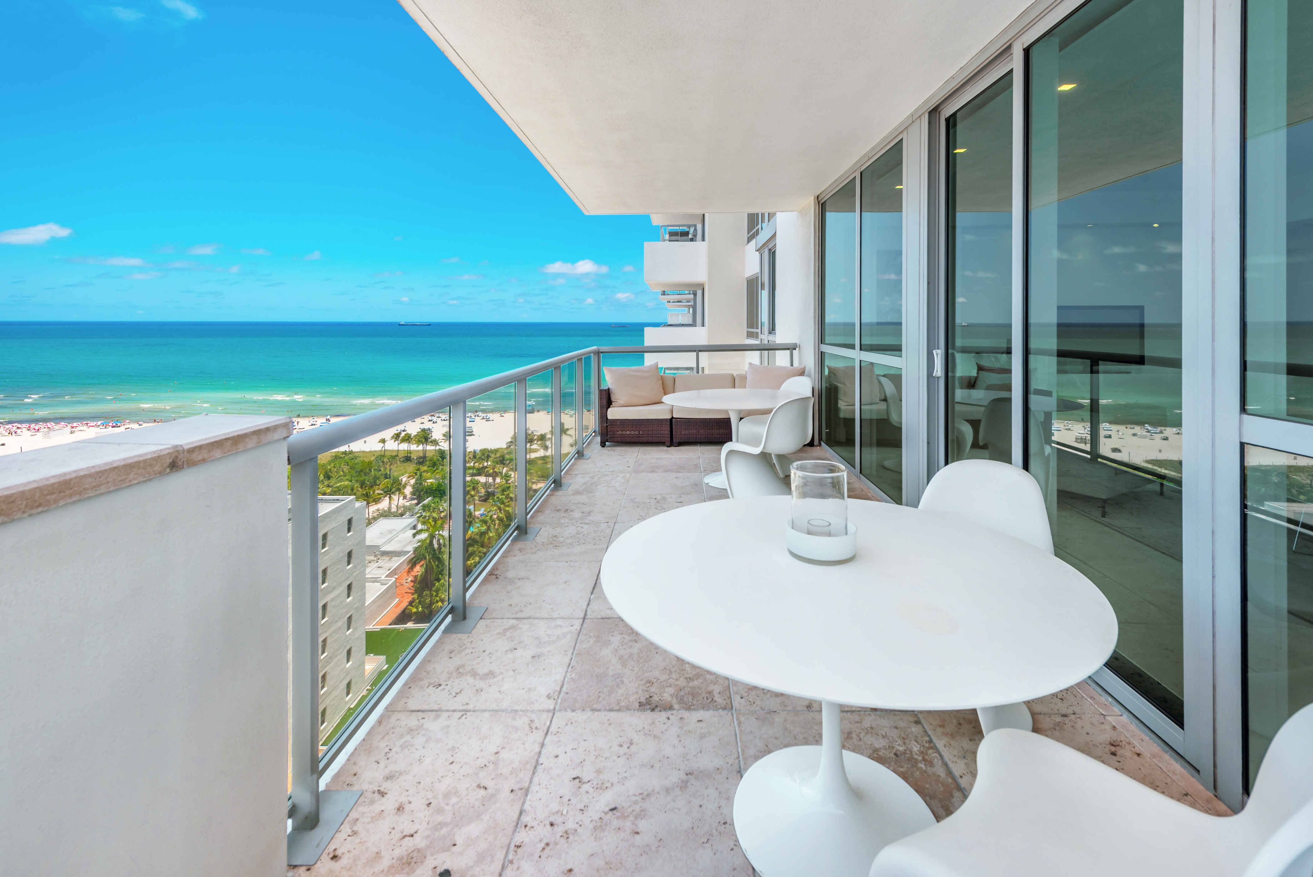 Villa Zephyros Normandy Isle Miami Beach: Spacious 4-Bedroom Apartment with Seaview and Pool Access, Miami Beach
