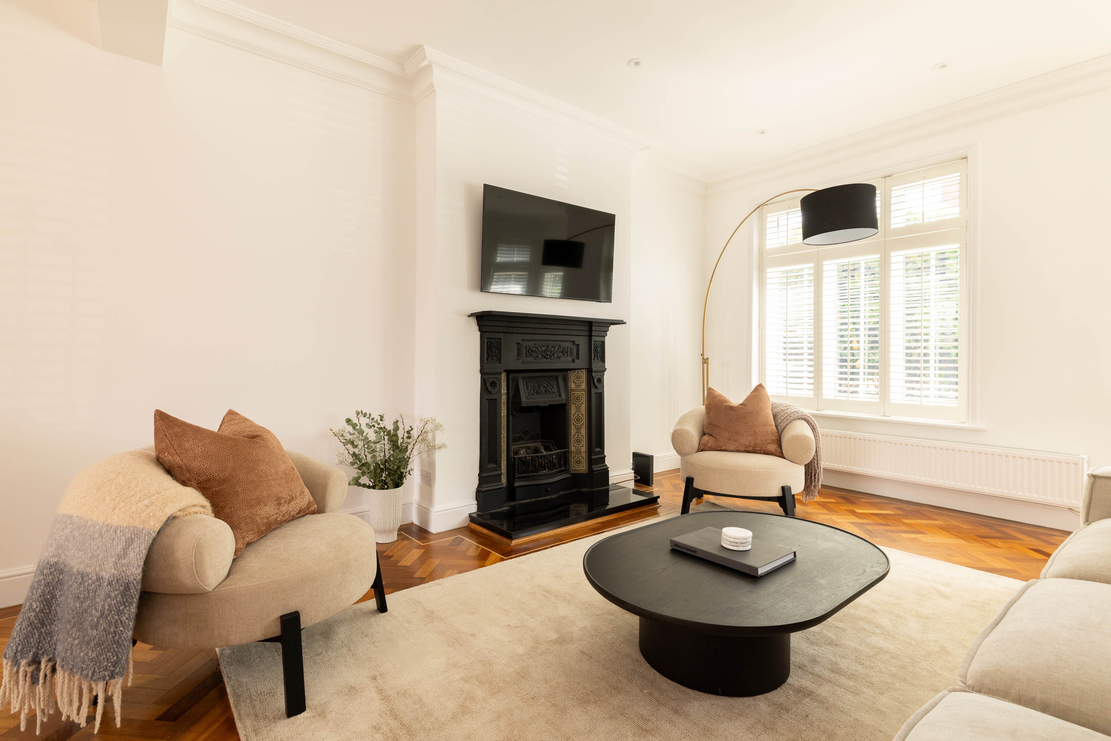 House Gloaming Parliament Hill Hampstead: Luxury 4-Bedroom Townhouse with BBQ Terrace, Hampstead