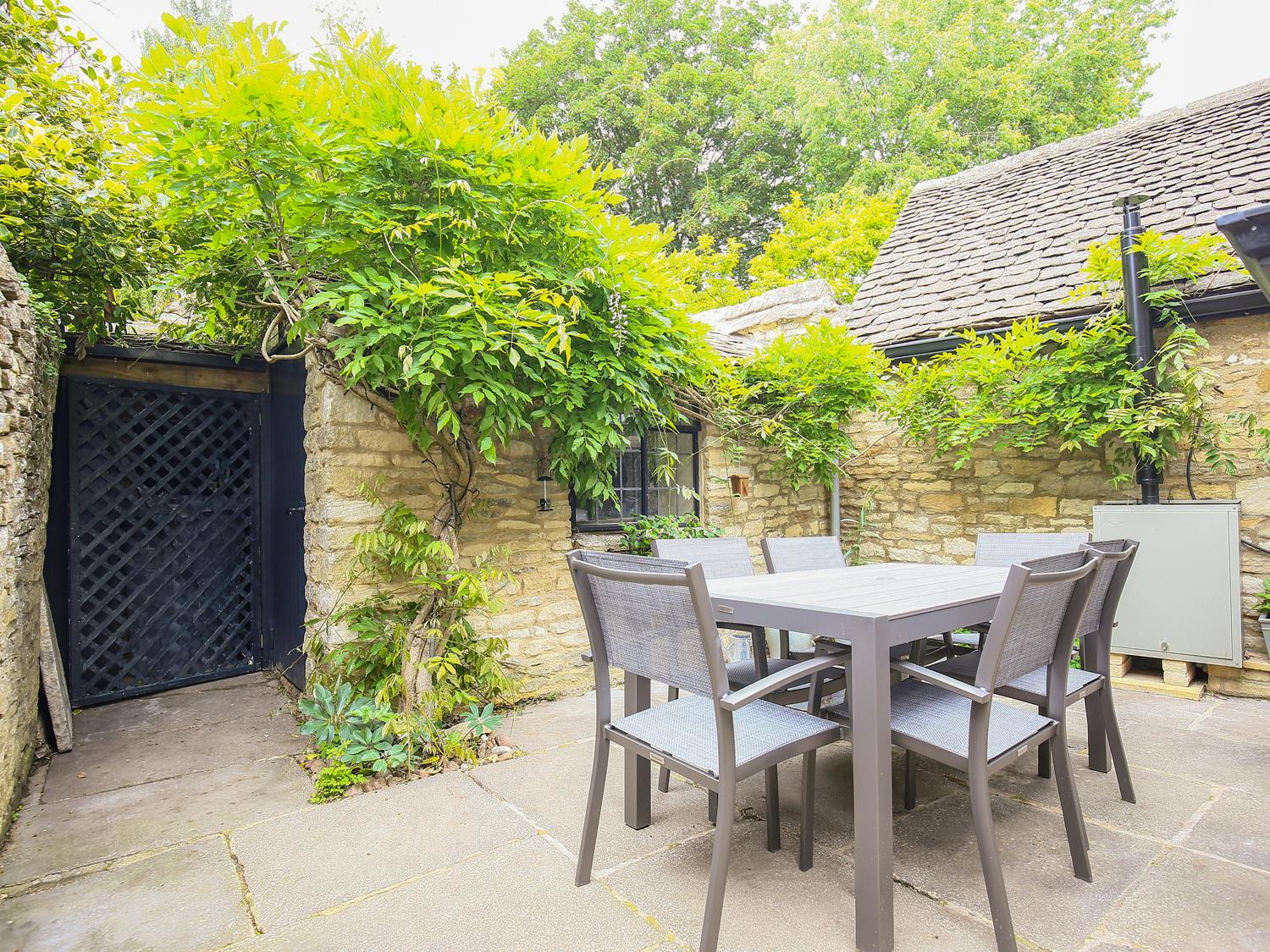 House Horsecroft Burford: Charming 3-Bedroom Holiday Apartment with Family-Friendly Features, Burford Oxfordshire