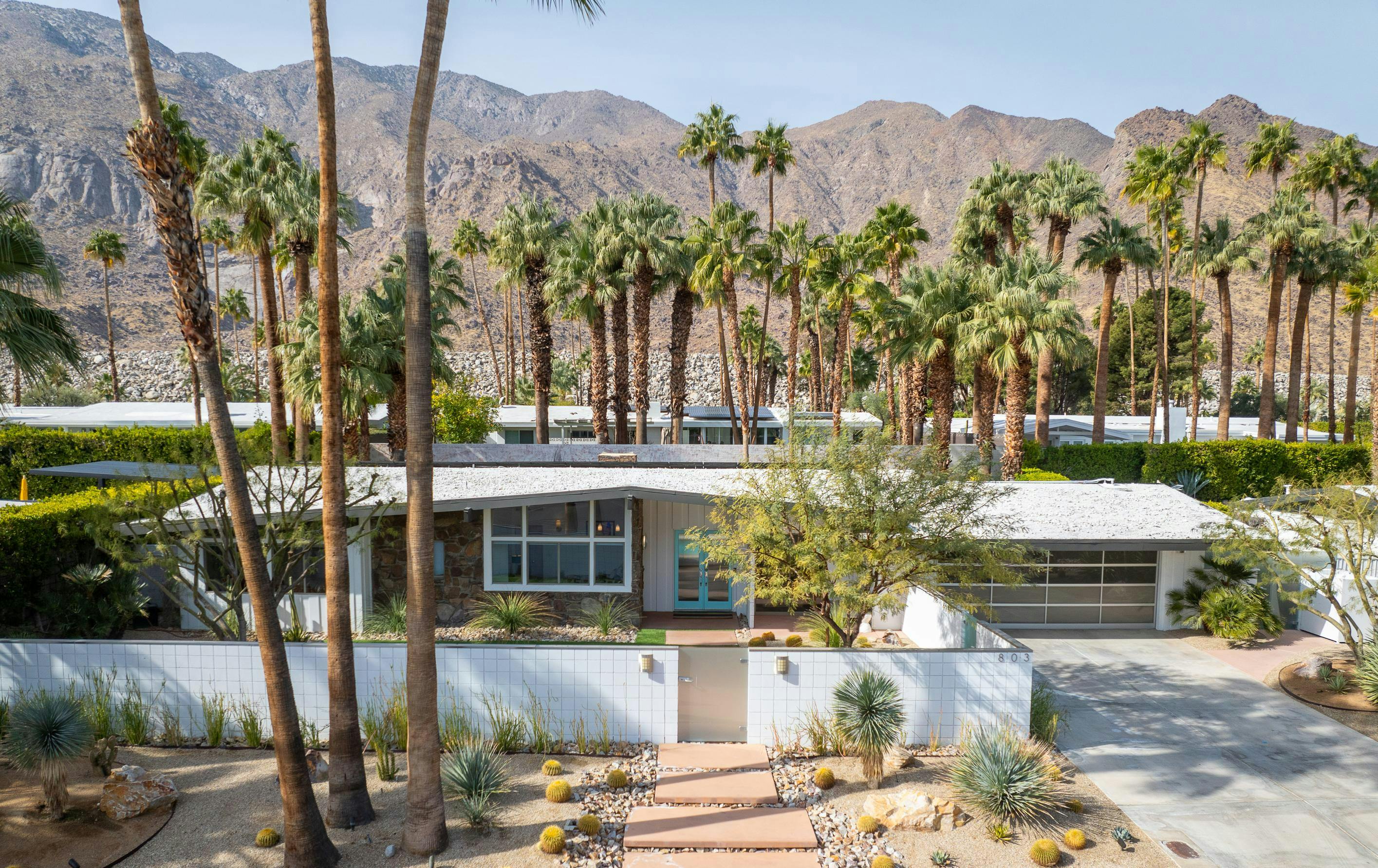 Villa Levante Mesa Palm Springs: Luxury 3-Bedroom Villa with Pool and Hot Tub, Palm Springs