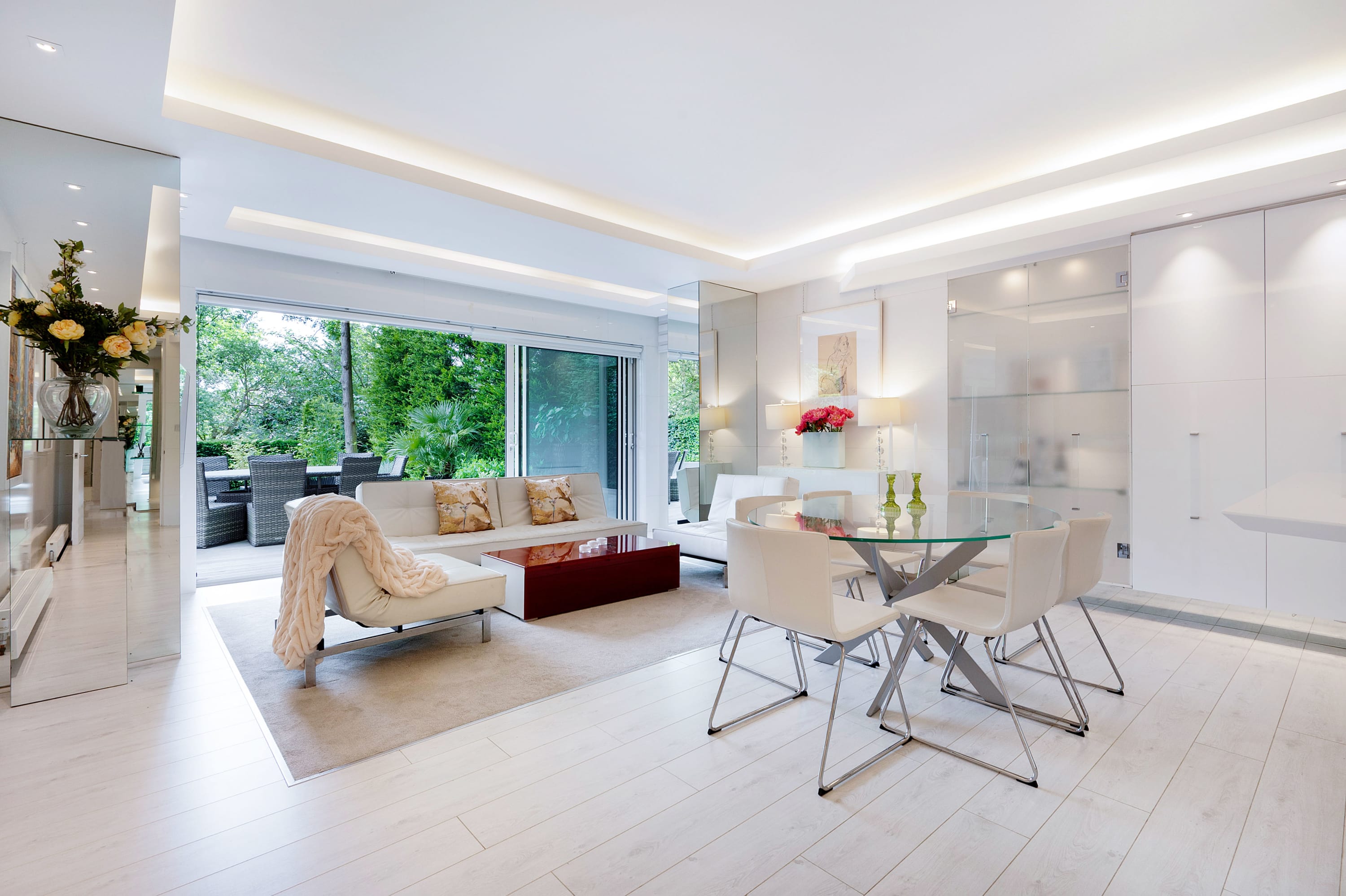 House Boreas Flask Walk Hampstead: Elegant 3-Bedroom Apartment with Garden, Hampstead