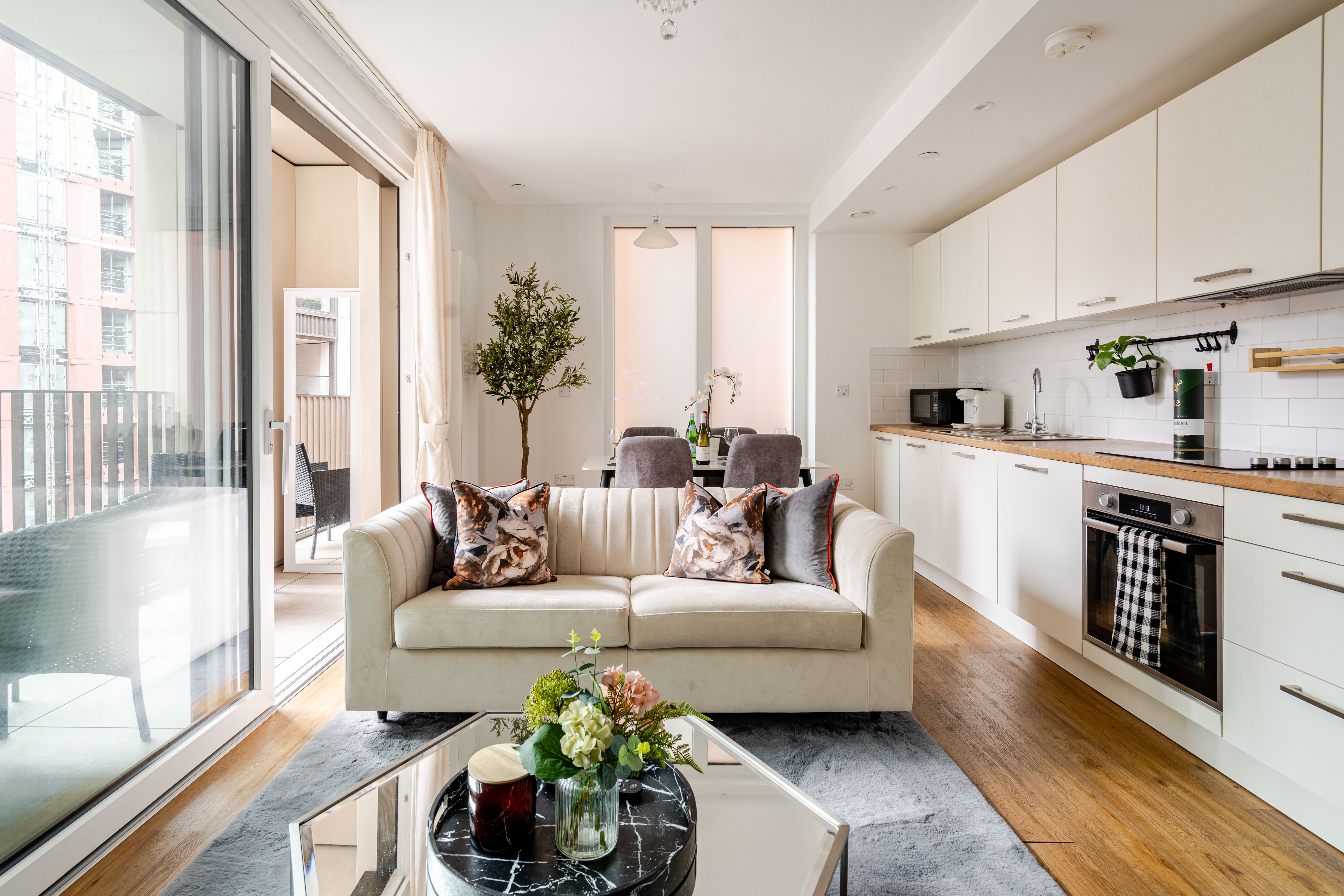 House Gloaming Harrow Paddington: Chic 1-Bedroom Luxury Apartment with Balcony, Paddington