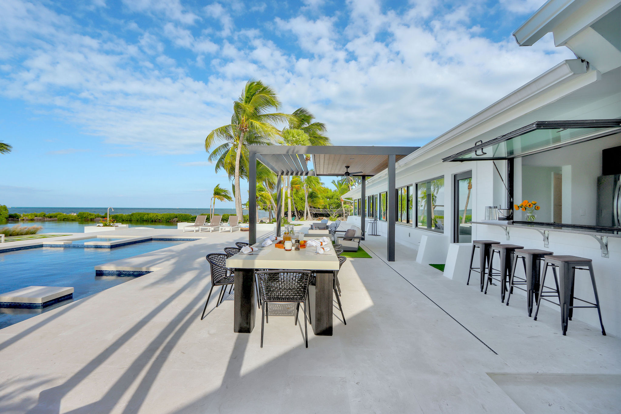 Villa Azur Founders Islamorada: Luxury 4-Bedroom Apartment with Private Beach and Hot Tub, Islamorada