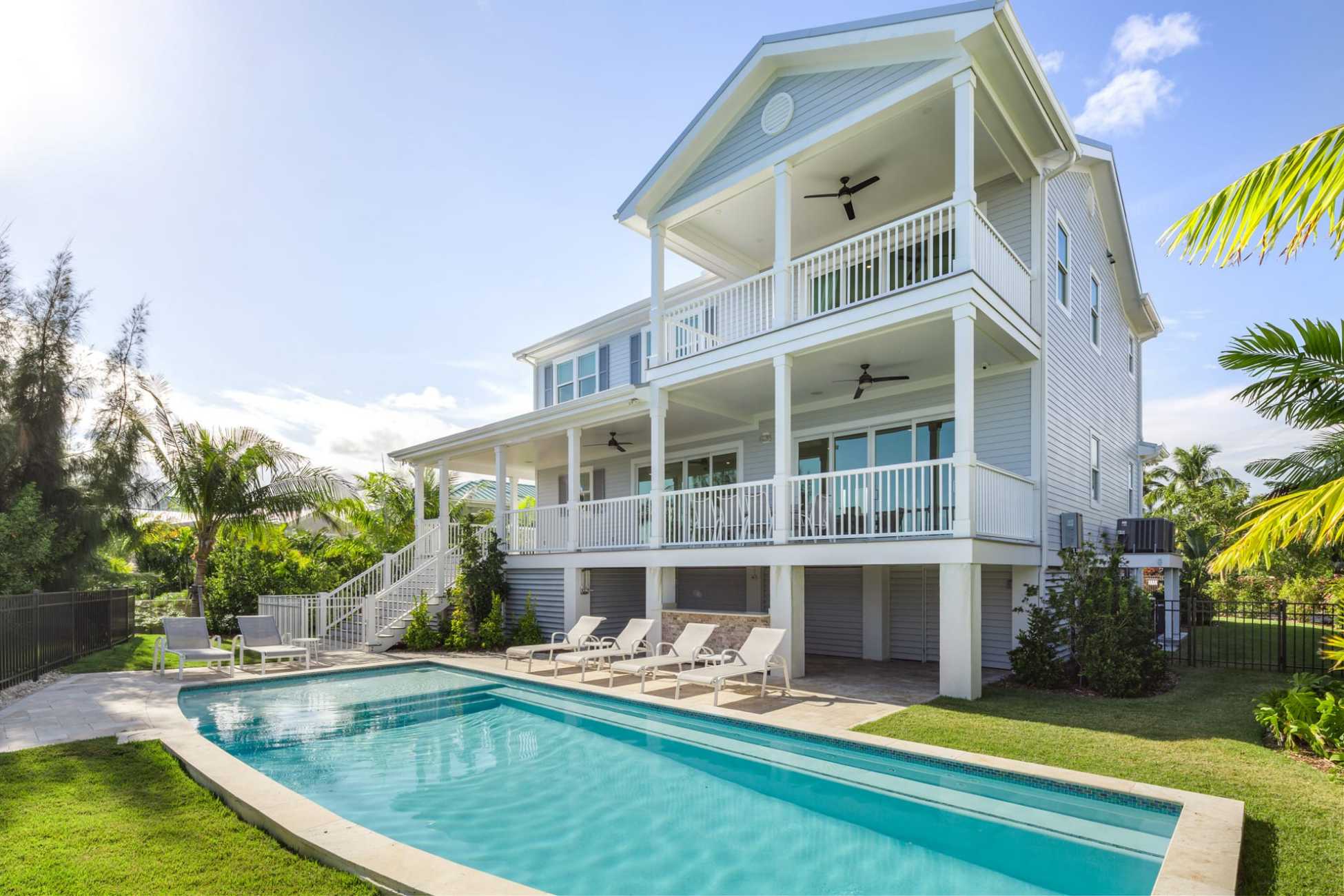Villa Aurore Largo Florida Keys: Luxury 4-Bedroom Villa with Private Pool and Sea View, Florida Keys