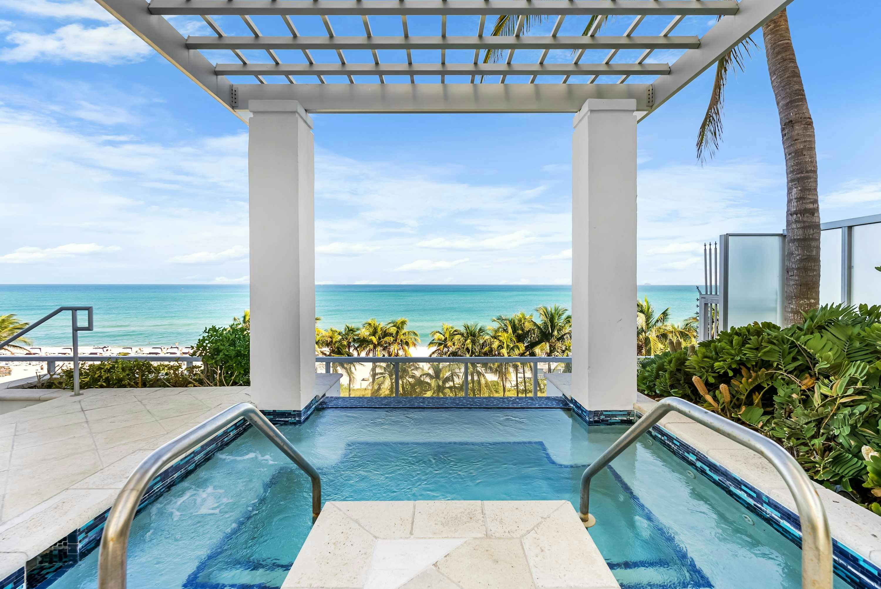 Villa Albora Normandy Isle Miami Beach: Luxury 4-Bedroom Villa with Seaview and Pool, Miami Beach