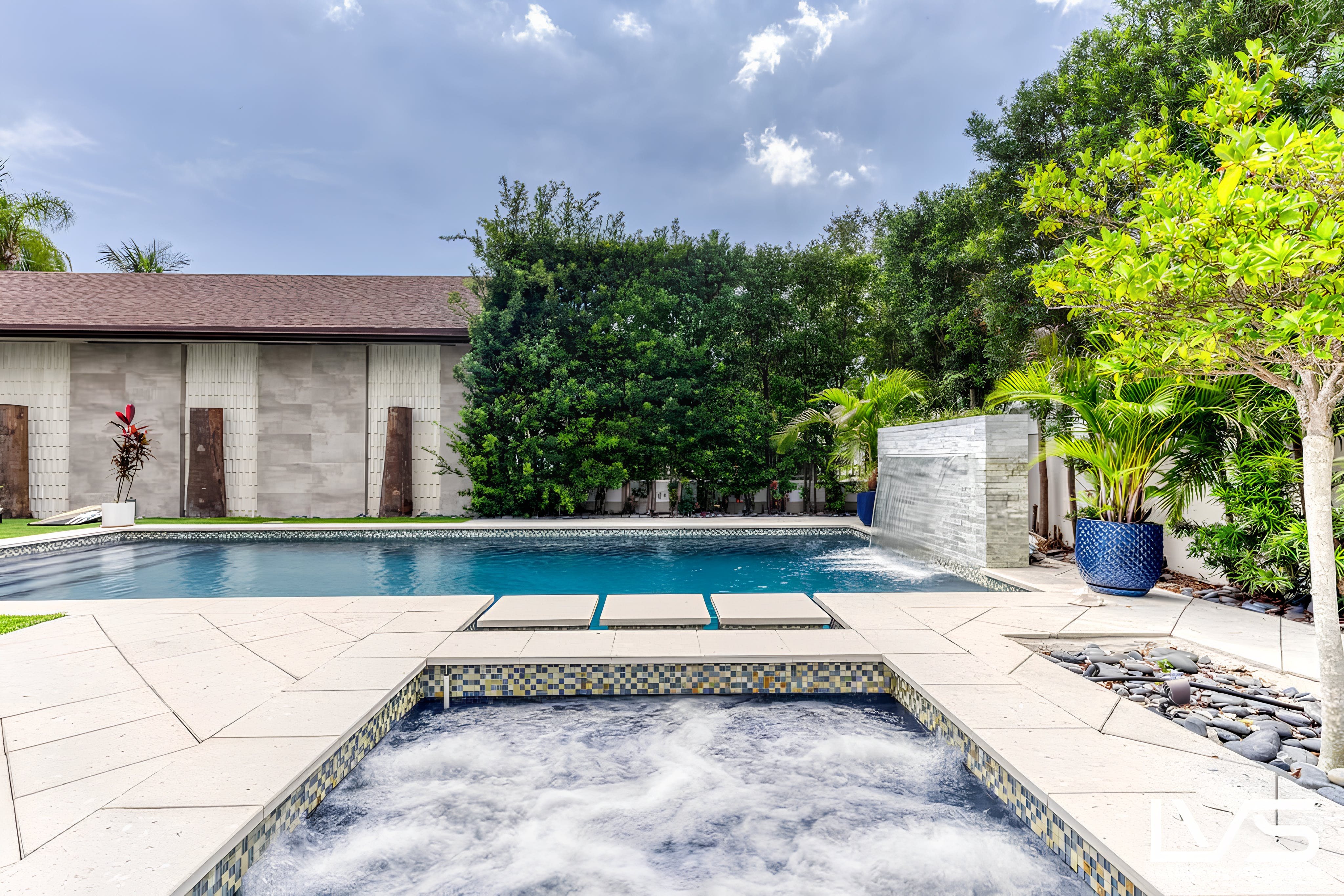 Villa Gloaming Sunrise Las Olas Isles: Spacious 4-Bedroom Apartment with Hot Tub, Las Olas Isles