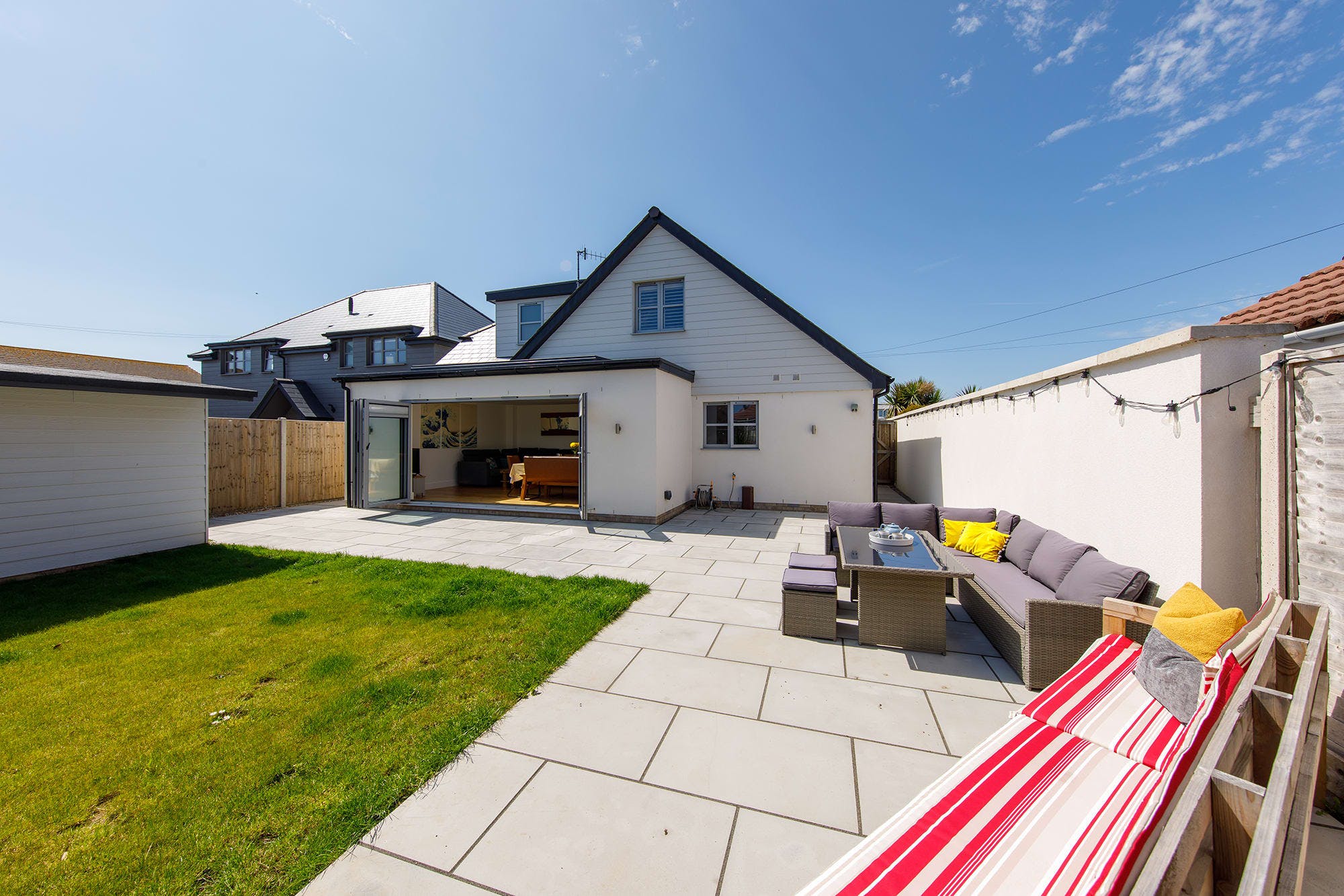 House Vesper Bracklesham Selsey: 4-Bedroom Apartment Rental with Seaview and BBQ, Selsey West Sussex