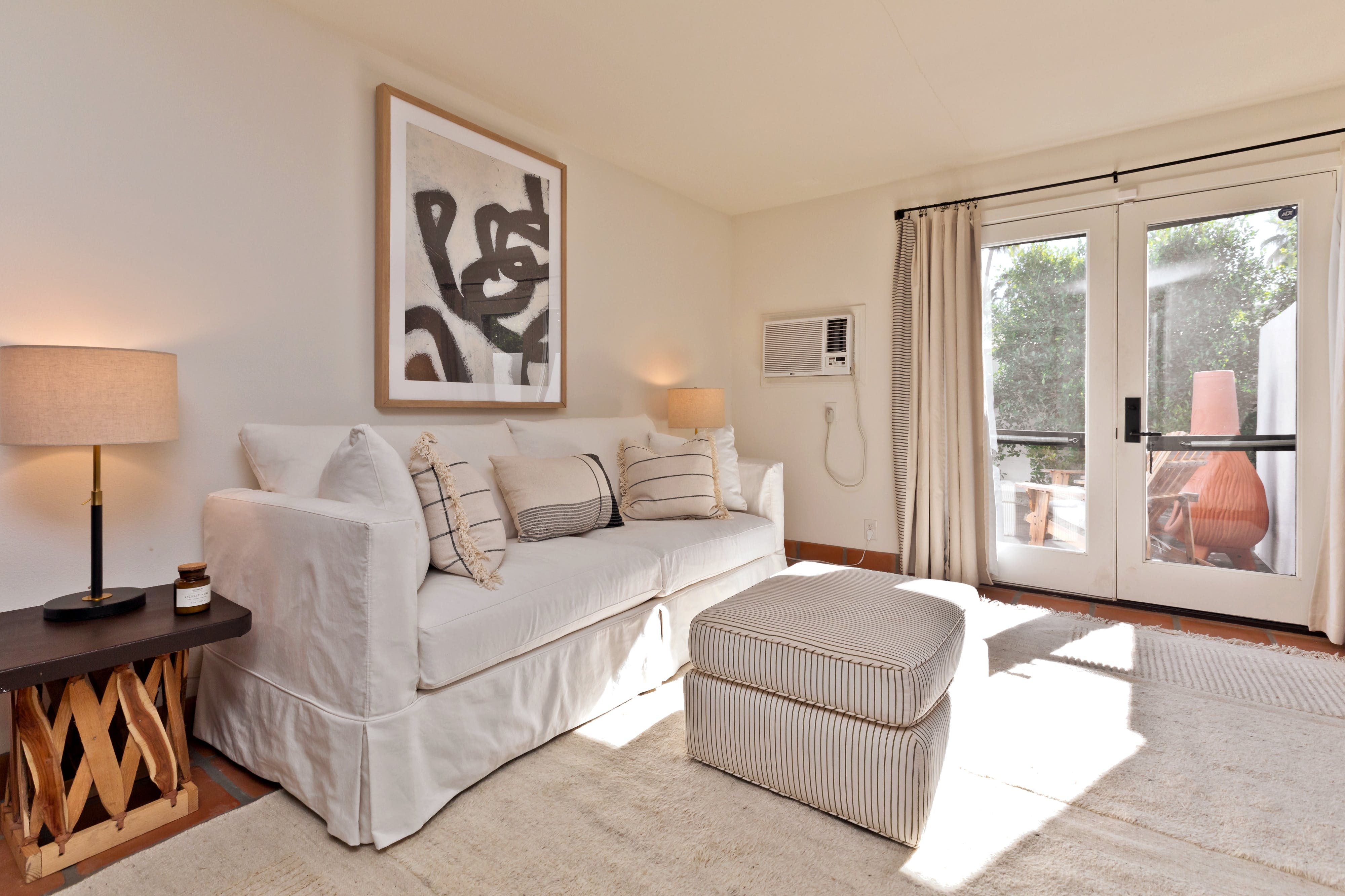 Villa Lysias Bogert Trail Cathedral City: Luxury 4-Bedroom House with Pool and Hot Tub, Palm Springs