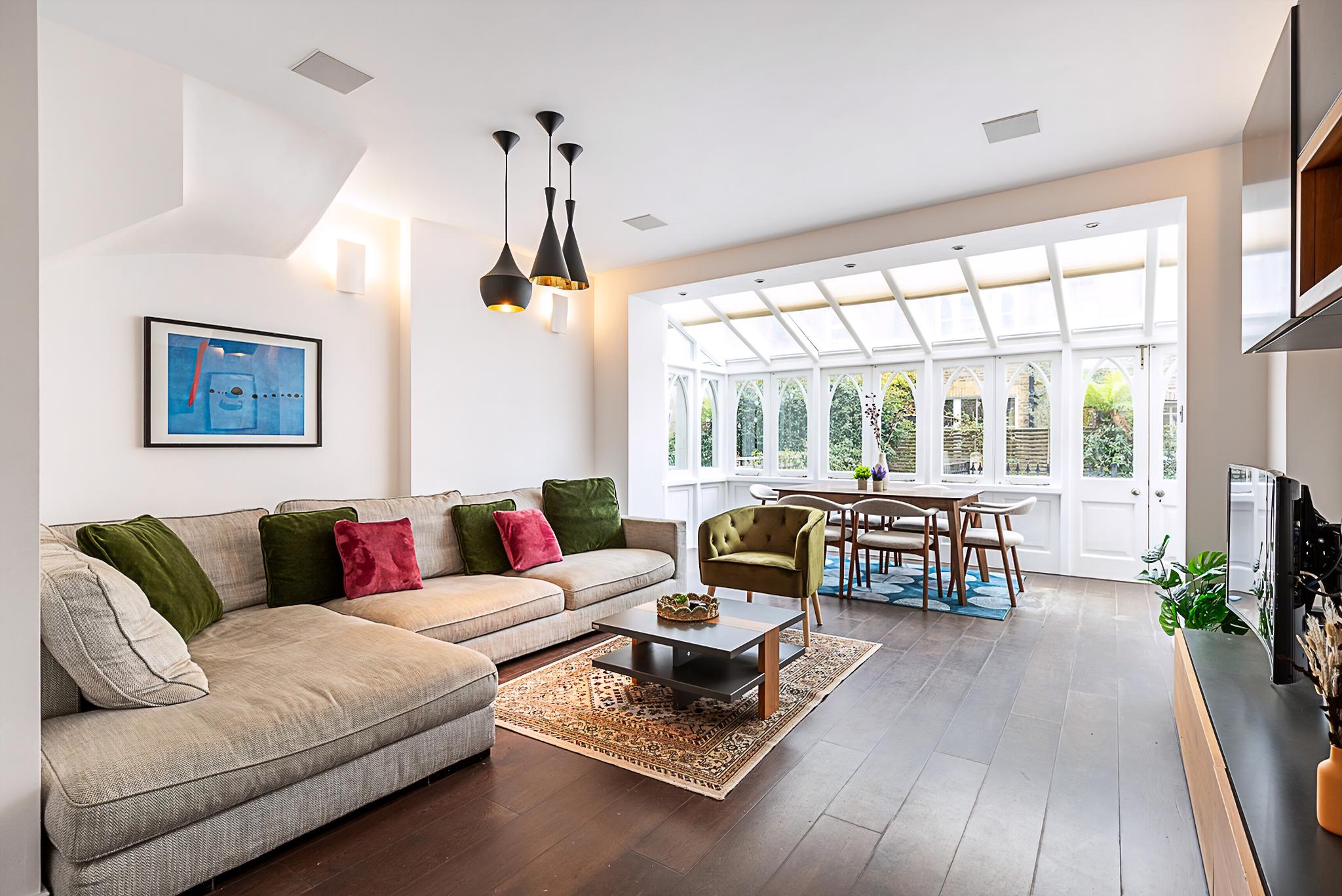 House Millbank Chelsea: Stylish 3-Bedroom Apartment Rental with Patio and Roof Terrace, Chelsea Harbour