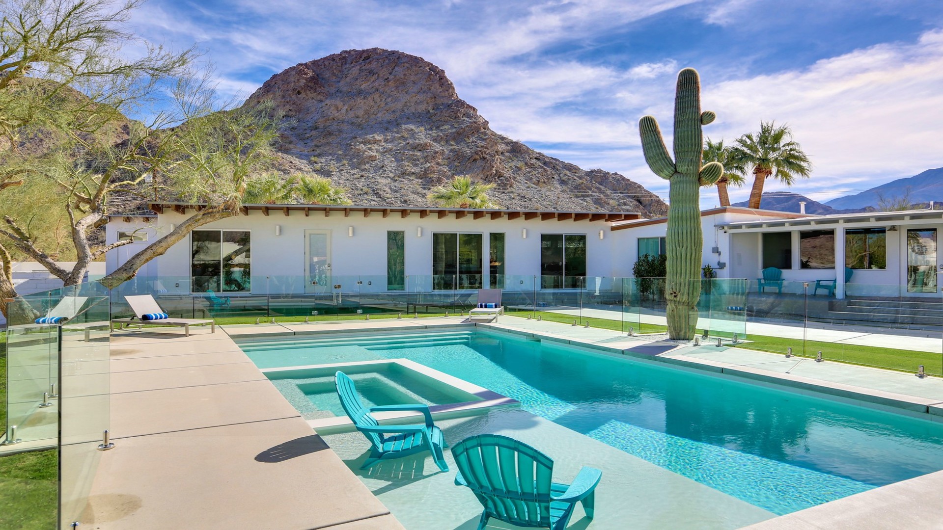 Villa Lysias Mesquite La Quinta: 5-Bedroom Luxury Apartment with Pool and Hot Tub, Palm Springs