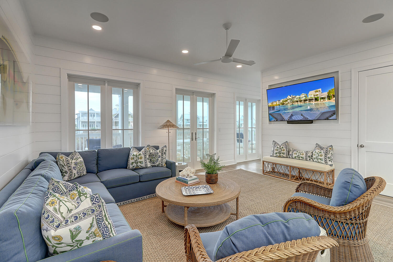 House Padre Port Aransas: Spacious 5-Bedroom Villa with Pool and Beach Access, Nueces County